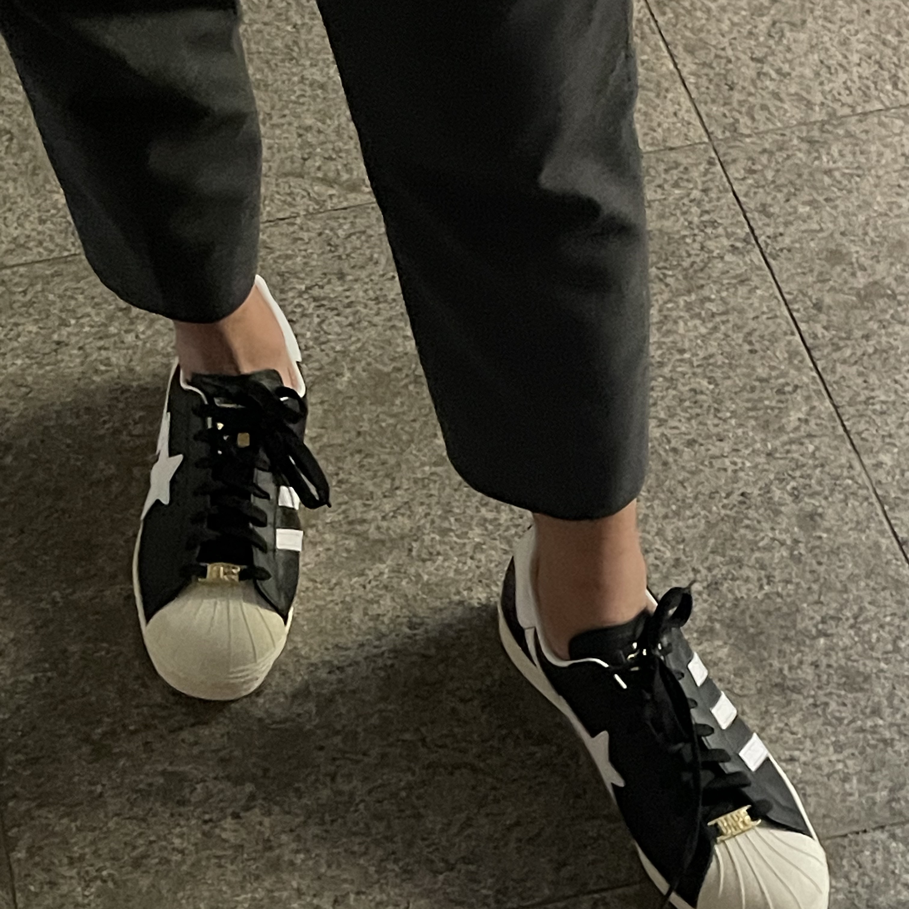Adidas x BAPE Superstar 80s Core Black Off White 착용 스타일