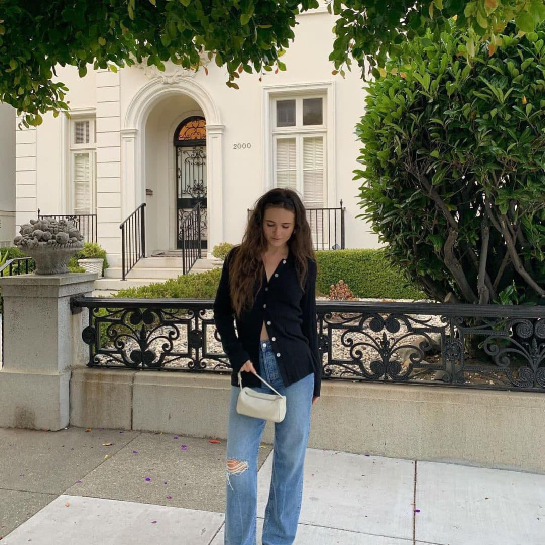 Jacquemus Le de Nimes Suno Bootcut Jeans Destroyed Blue, Balenciaga Destroyed Super Large Baggy Pants Blue 착용 스타일 - 3
