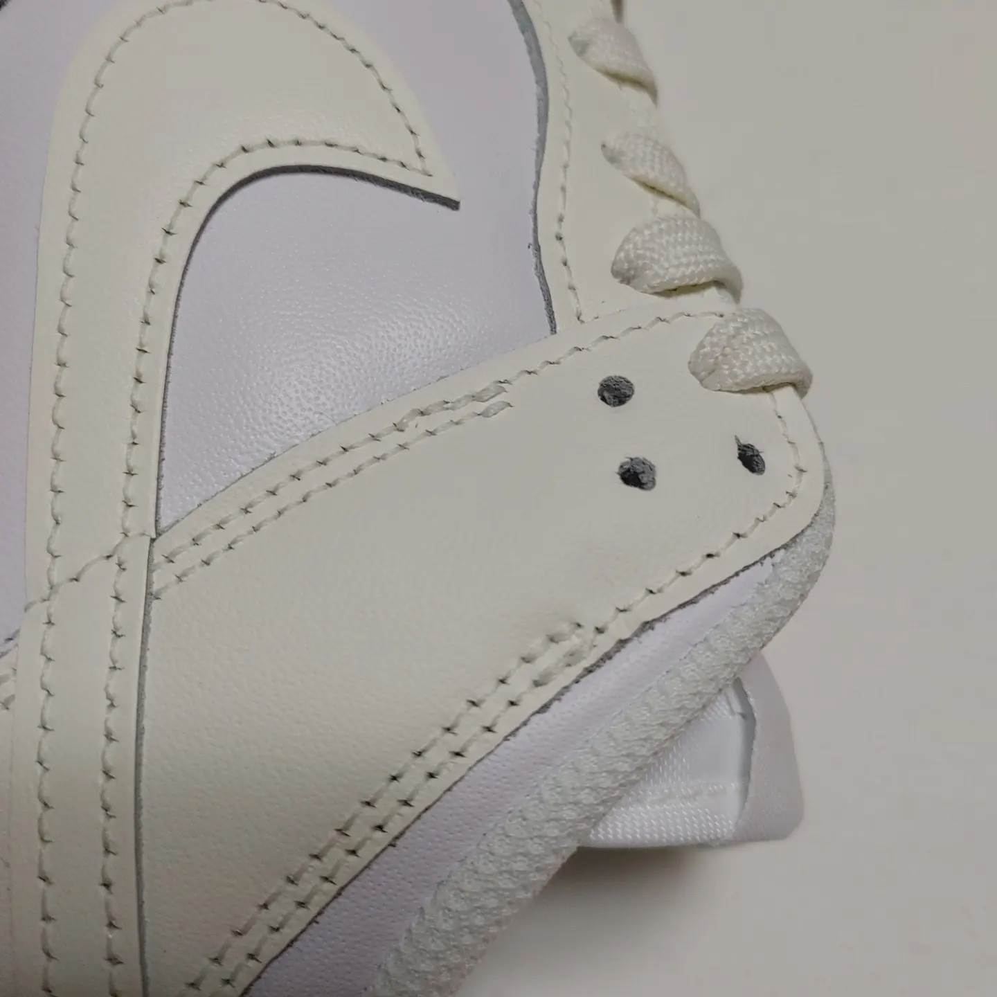 (W) Nike Dunk Low White and Sail 착용 스타일 - 2