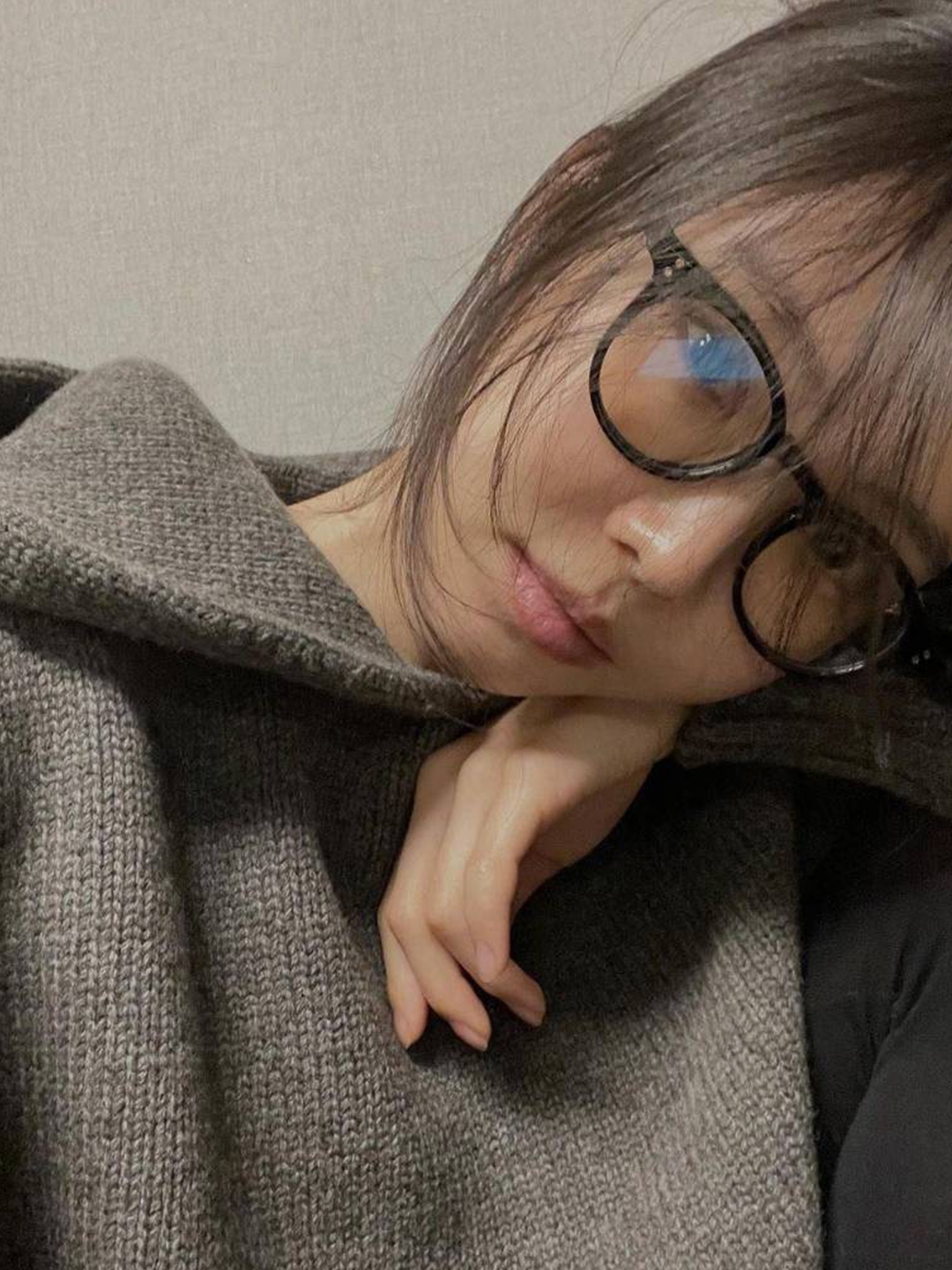 JTO Originals AR 46-24 Red Wood, Gentle Monster x Maison Margiela MM010 Clear Black 착용 스타일 - 3