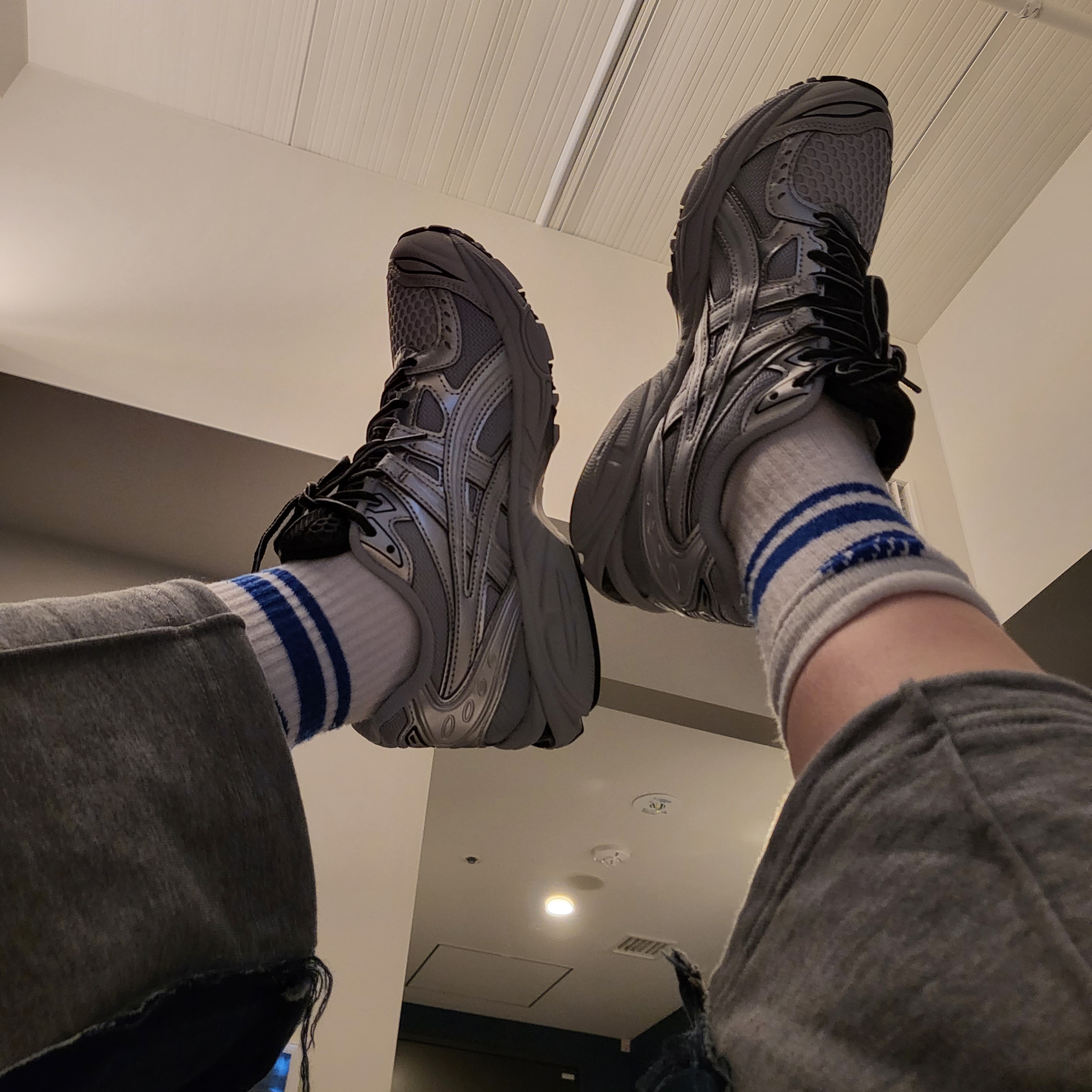 Asics Gel-Kayano Legacy Pure Silver 착용 스타일