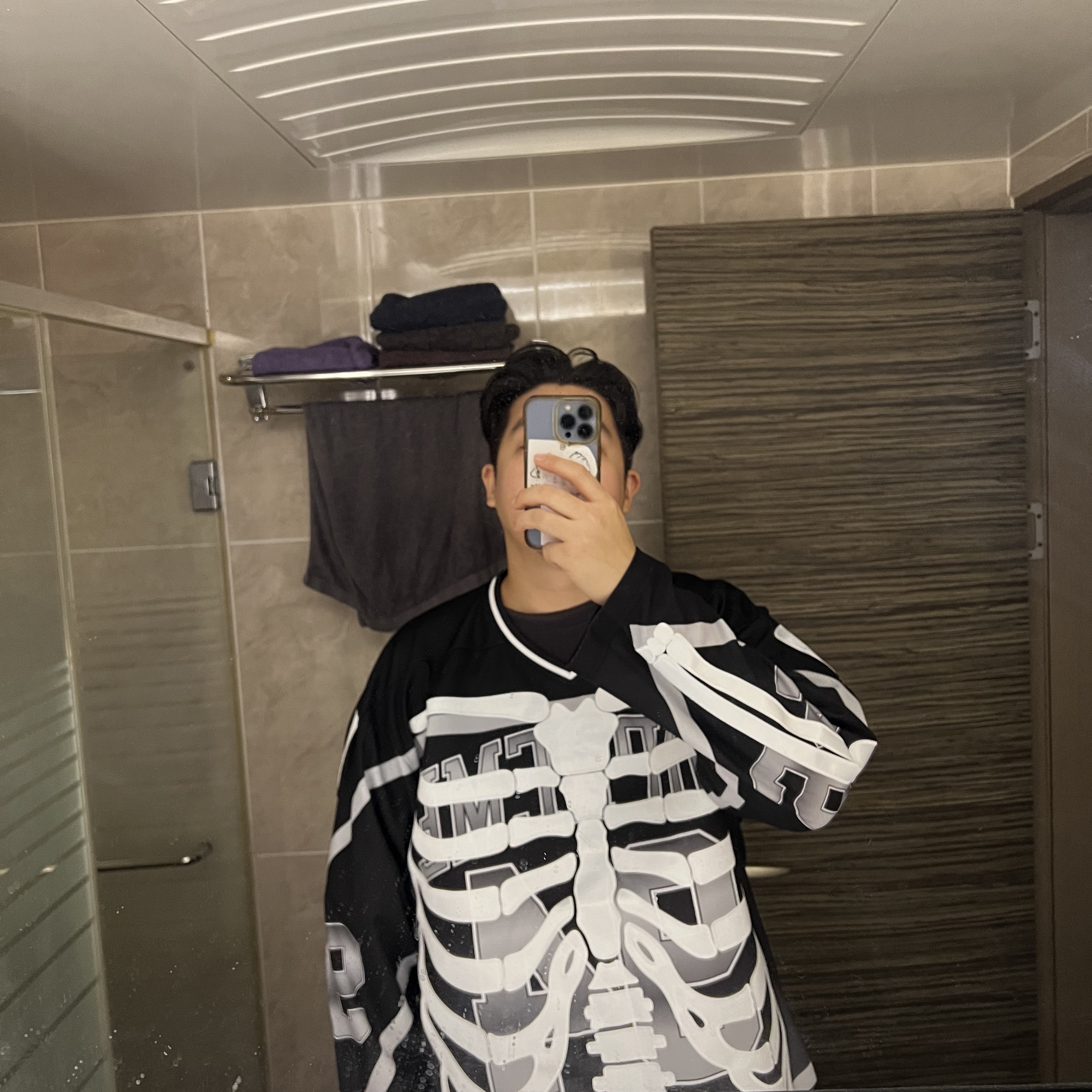 Supreme Bones Hockey Jersey Black - 23FW 착용 스타일