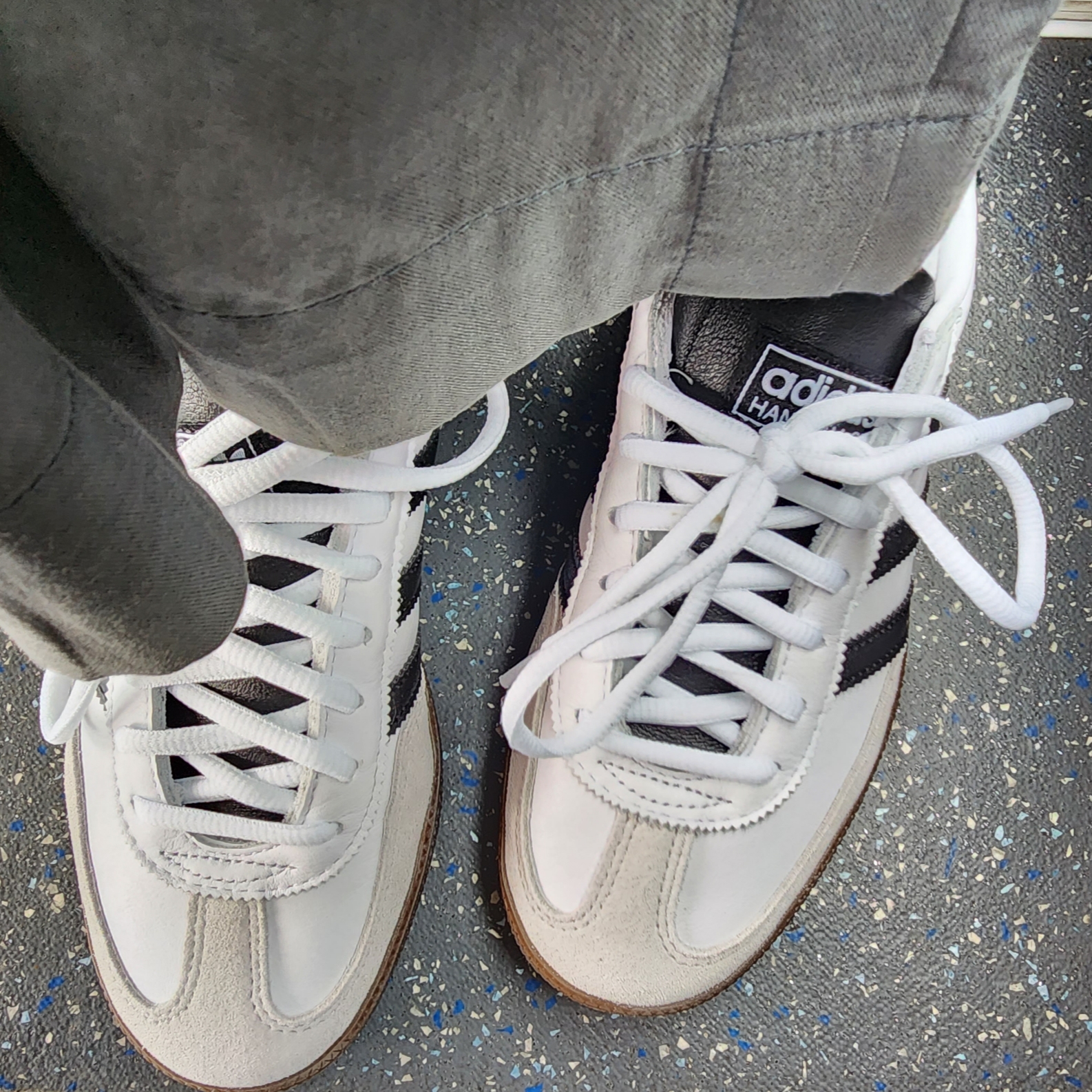Adidas Spezial Handball White Core Black 착용 스타일