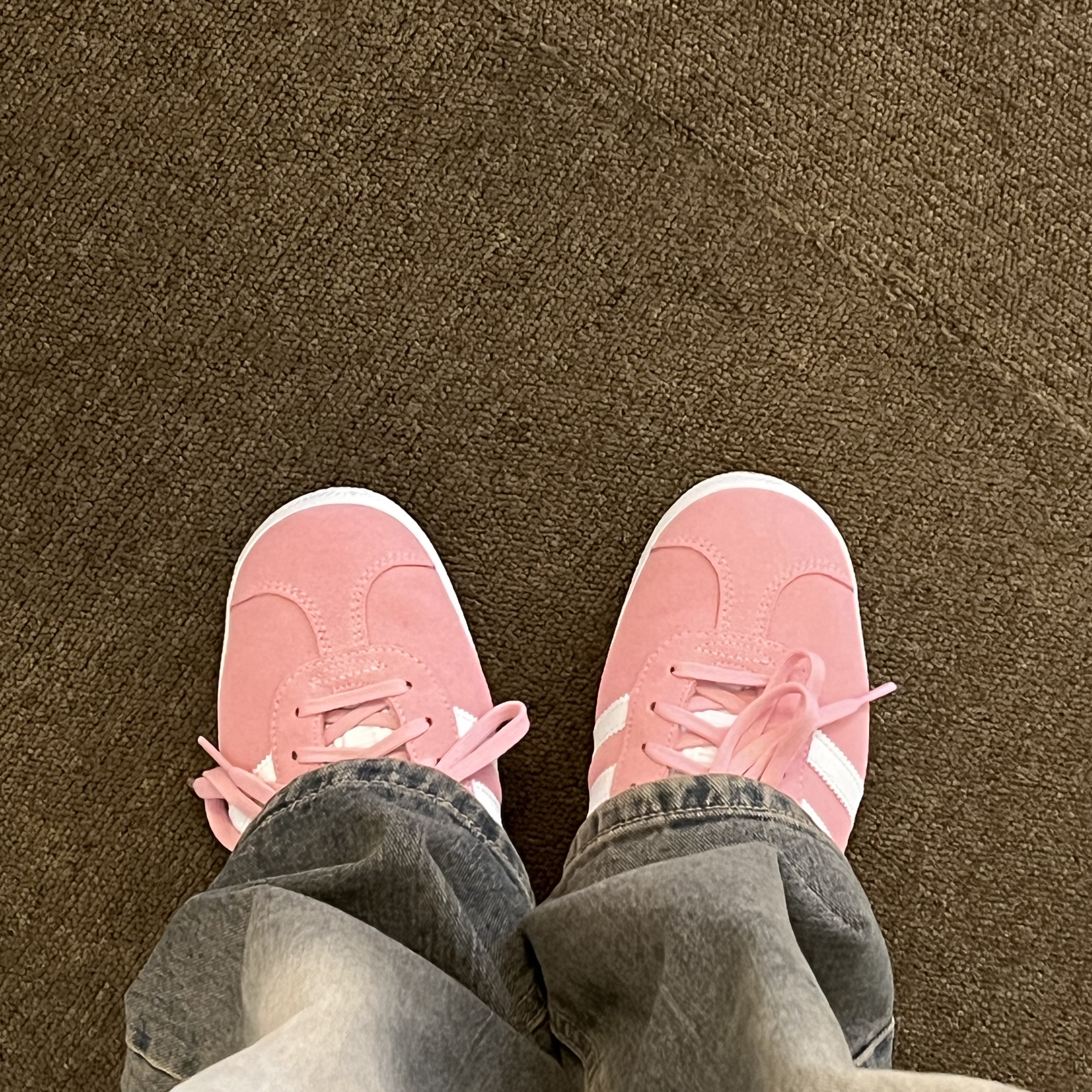 (W) Adidas Gazelle Cloud White Pink Glow 착용 스타일