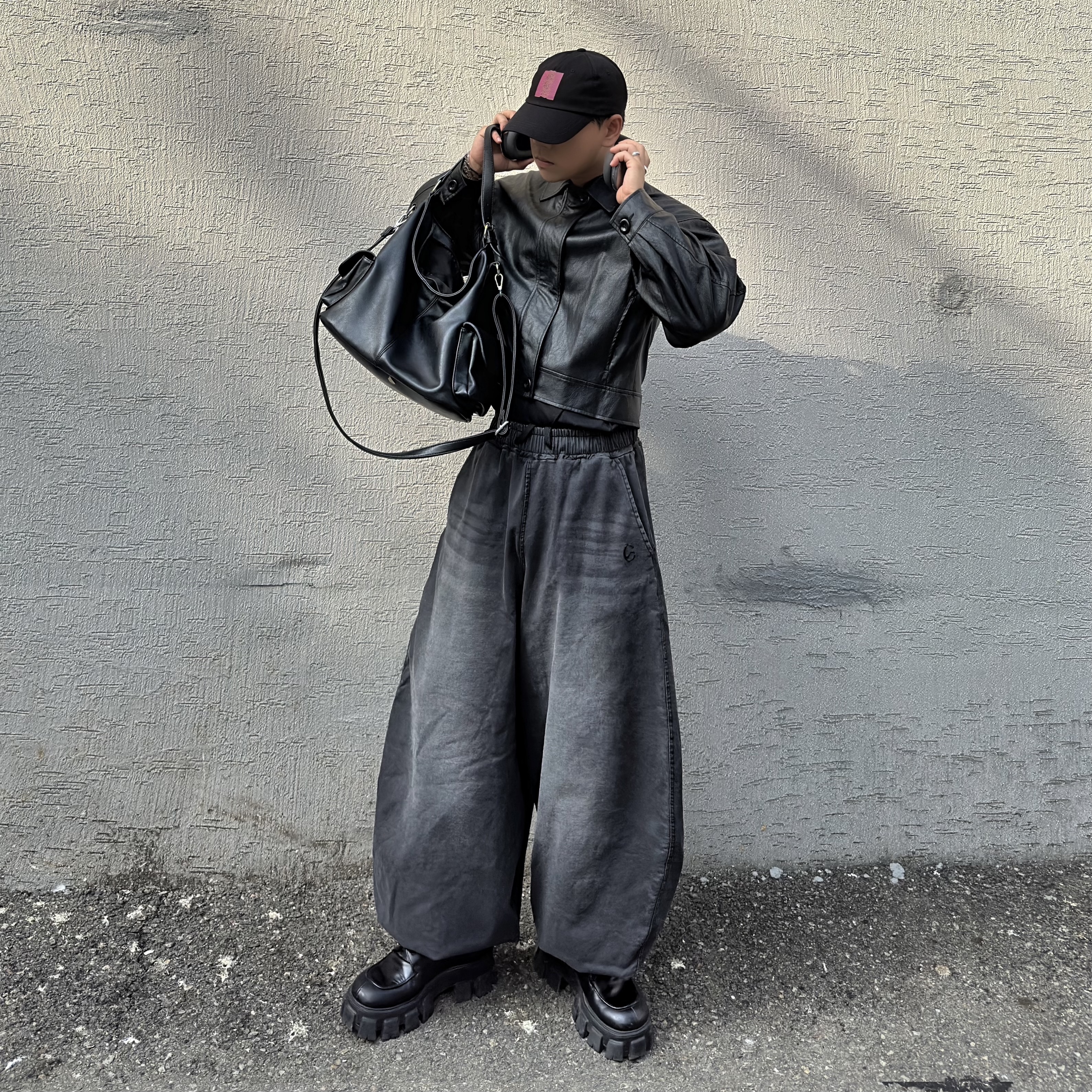 Test Artifact Era Max 001 Chrome, Prada Monolith Nuanced Brushed Leather Lace-Up Shoes Black Silver 착용 스타일 - 5