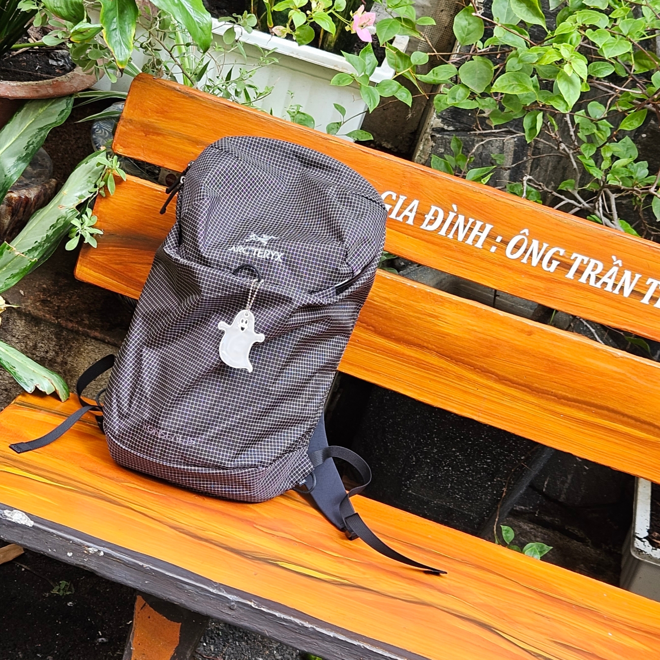 Arc'teryx Konseal 15 Backpack Black 착용 스타일 - 2