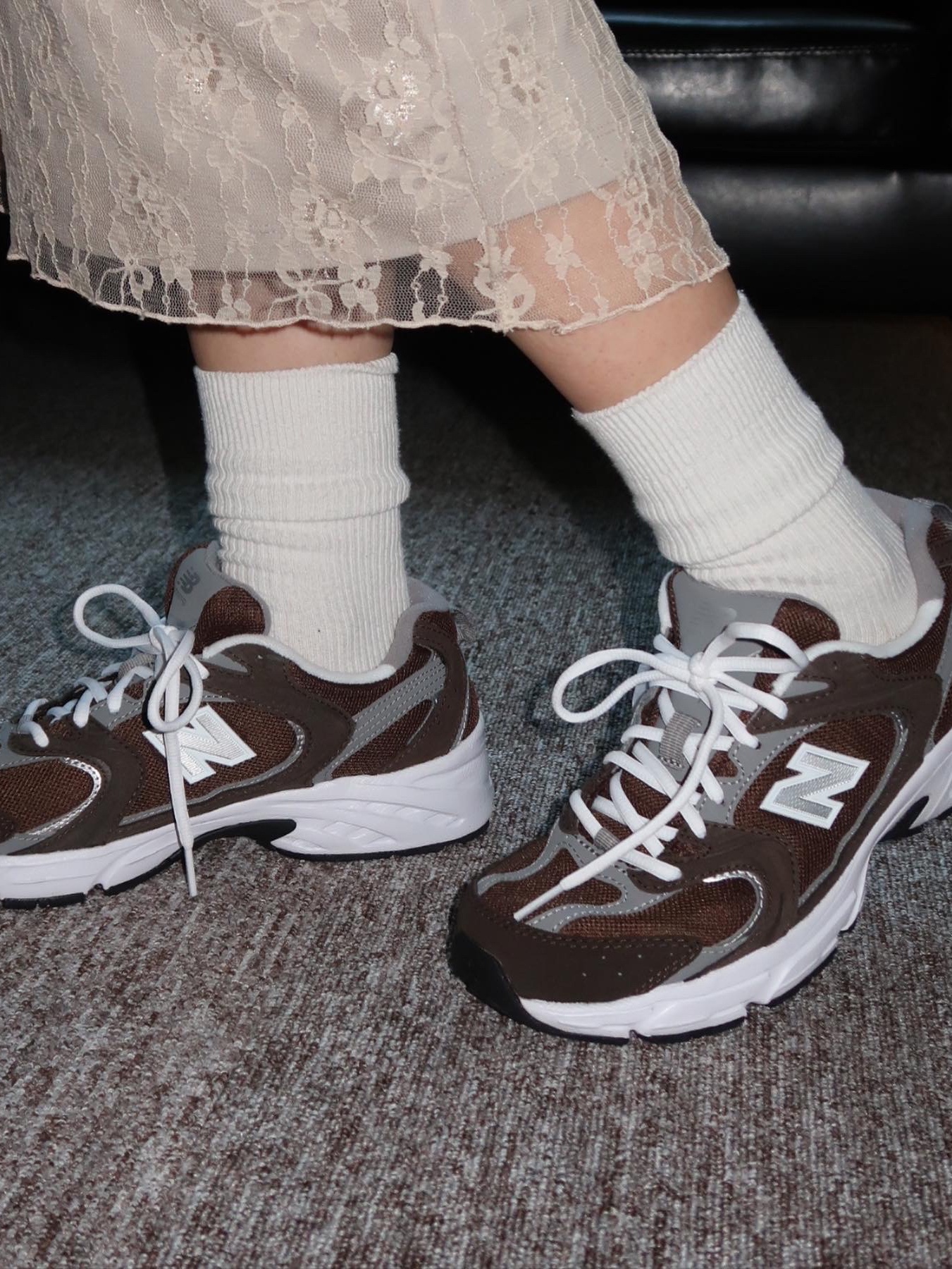 New Balance 530 Rich Earth 착용 스타일 - 5