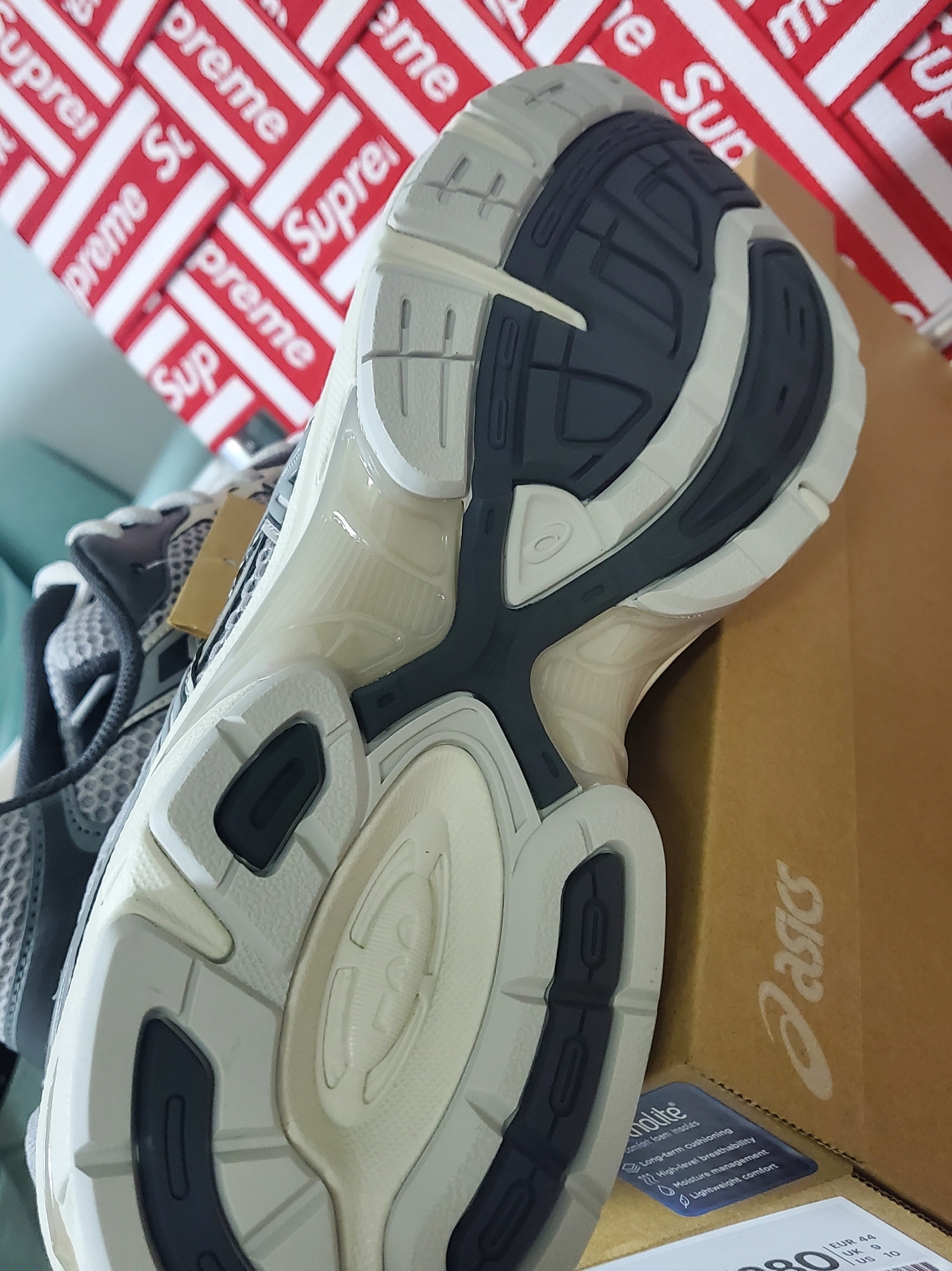 Asics Gel-1130 Oyster Grey Clay Grey 착용 스타일 - 3
