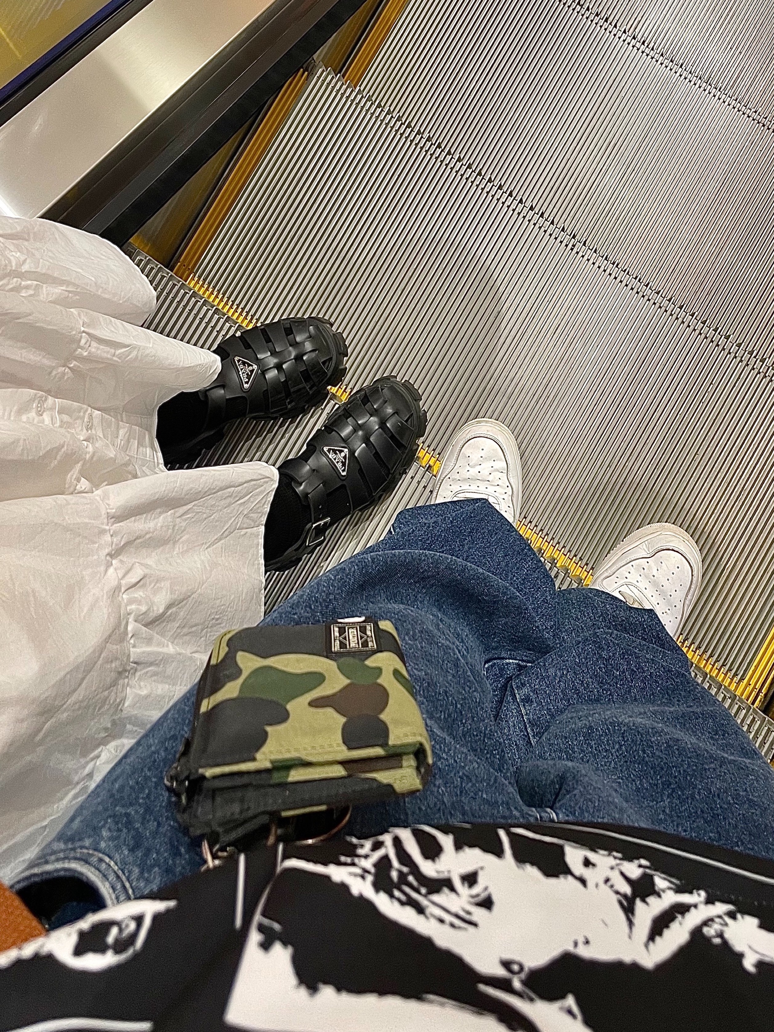 Stussy x BAPE Trucker Cap Yellow, Vans x Dime Skate Half Cab '92 Dime Tan 착용 스타일 - 2