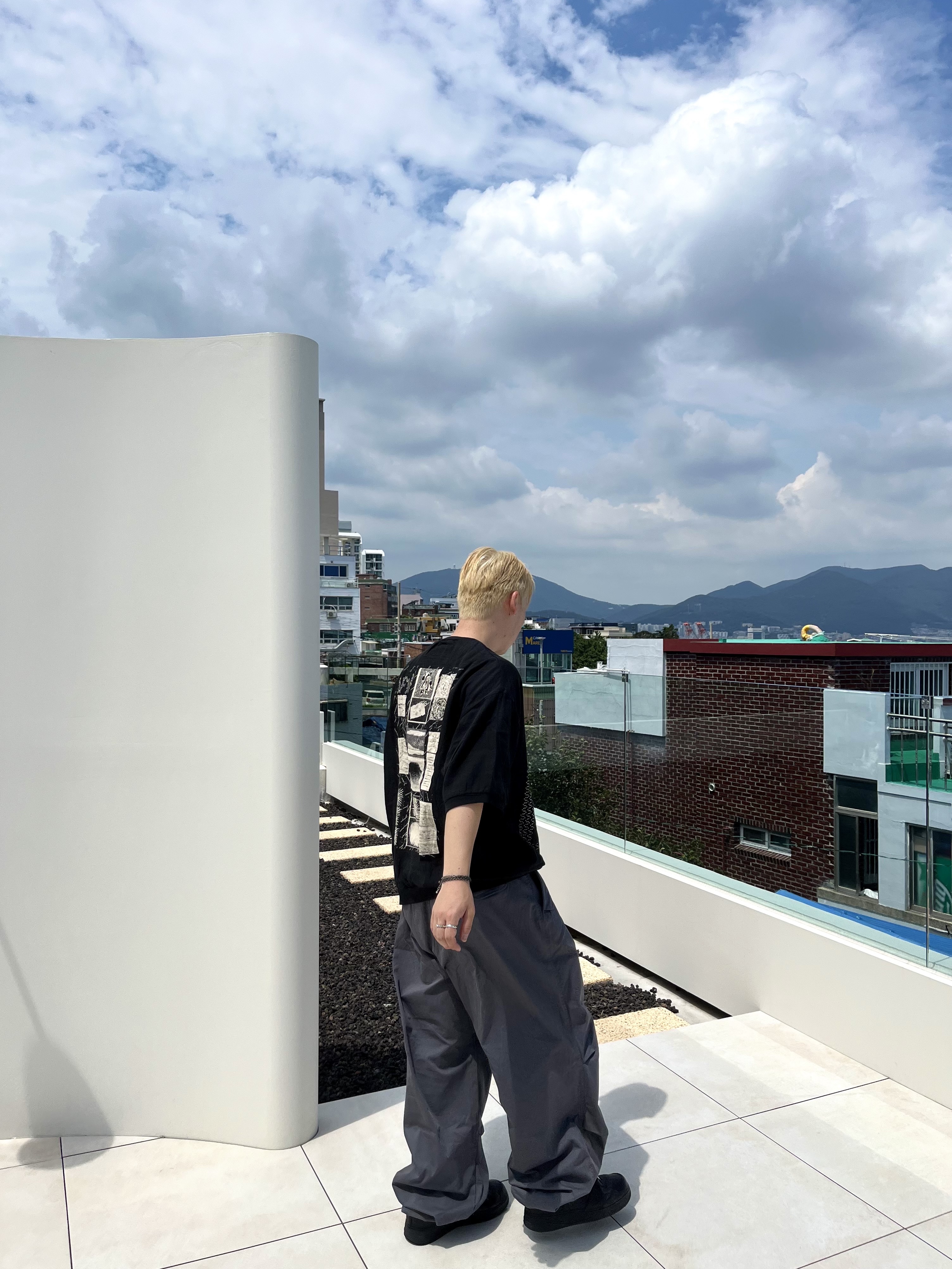 Nike x Supreme Air Force 1 Low Black, Cav Empt Gauze Short Sleeve Crew Neck Black - 23SS 착용 스타일 - 1