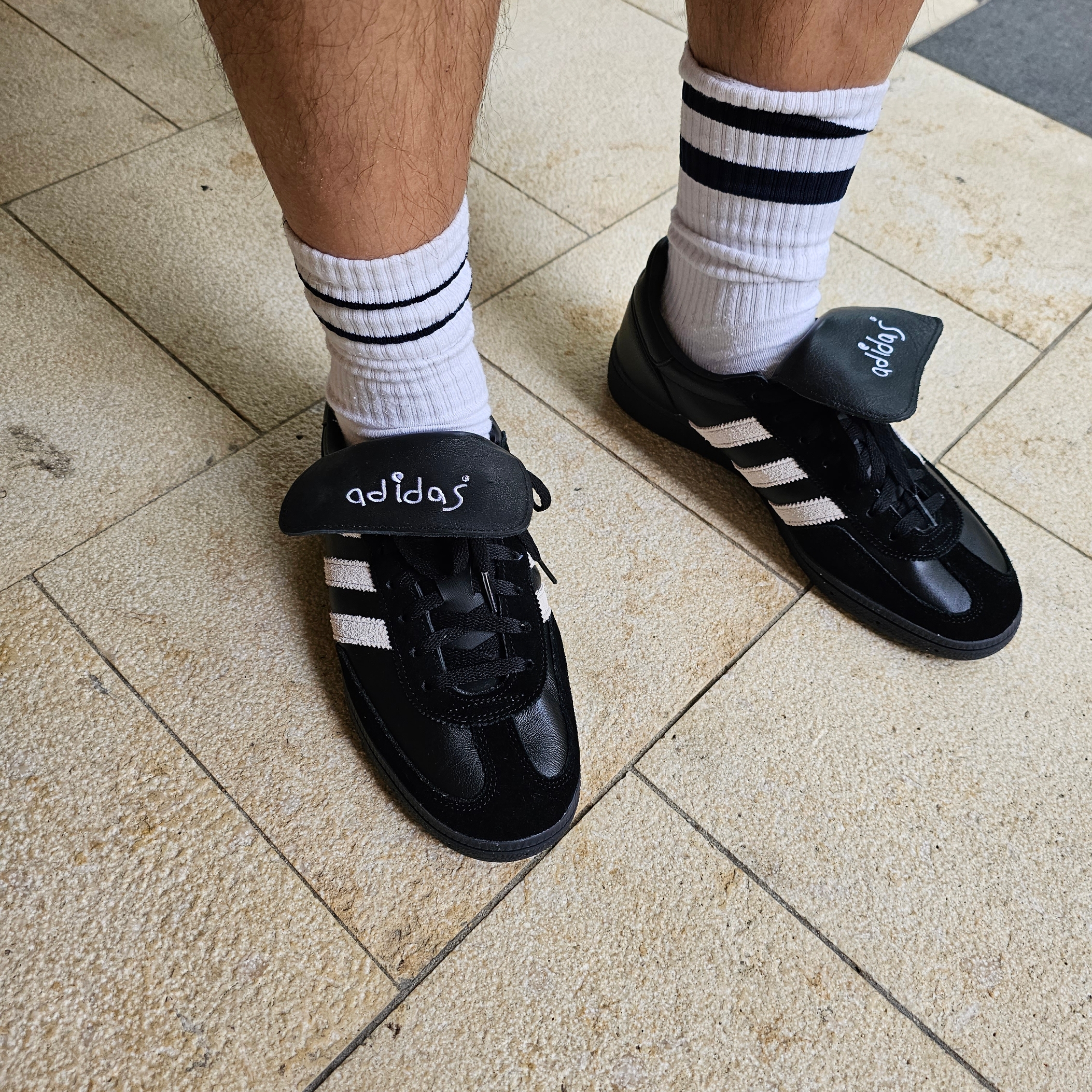 Adidas Spezial Handball Core Black Cloud White 착용 스타일 - 3