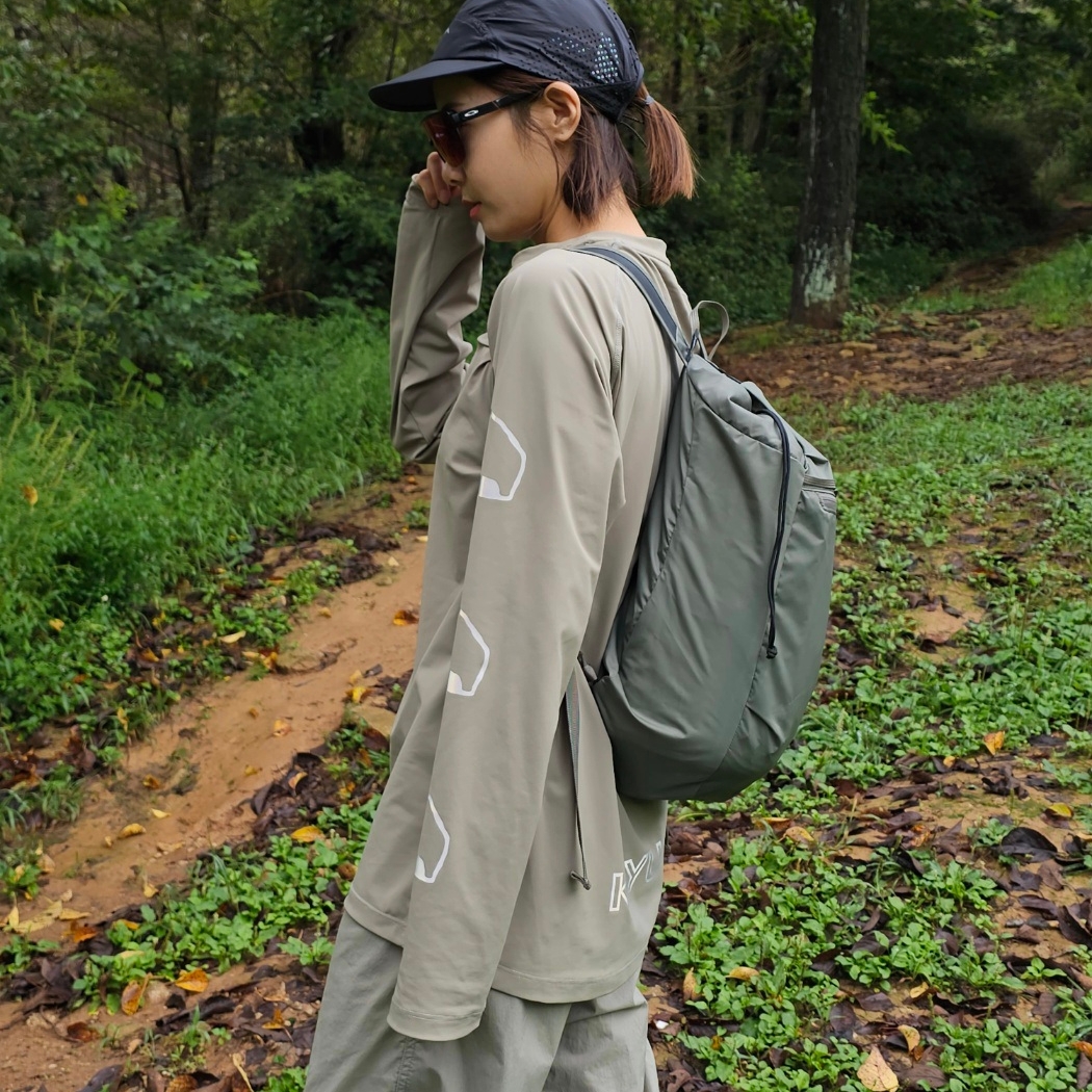 Arc'teryx Heliad 10 Backpack Forage 착용 스타일 - 2
