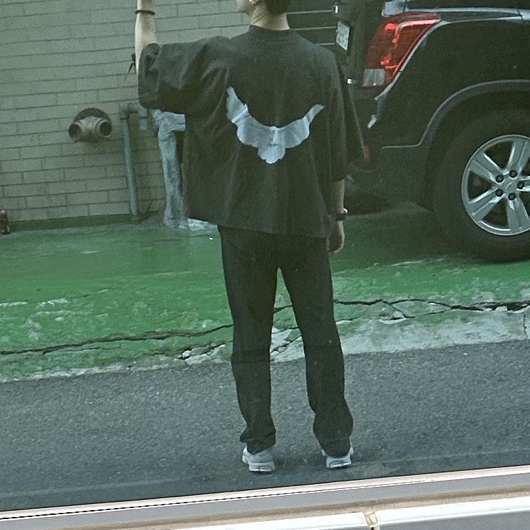 Yeezy Gap Engineered By Balenciaga Dove No Seam T-Shirt Black, Yeezy Gap Engineered By Balenciaga Fitted Sweatpants Washed Black 착용 스타일 - 3