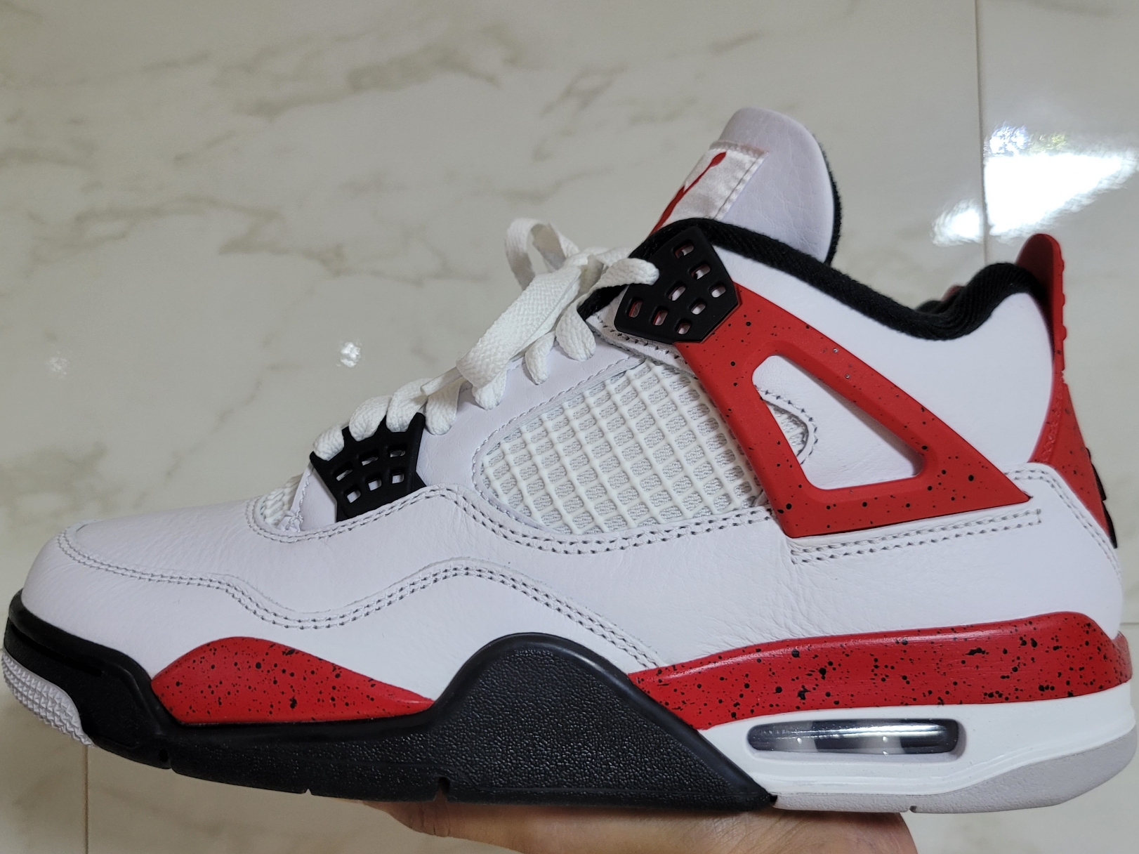 Jordan 4 Retro Red Cement 착용 스타일 - 2