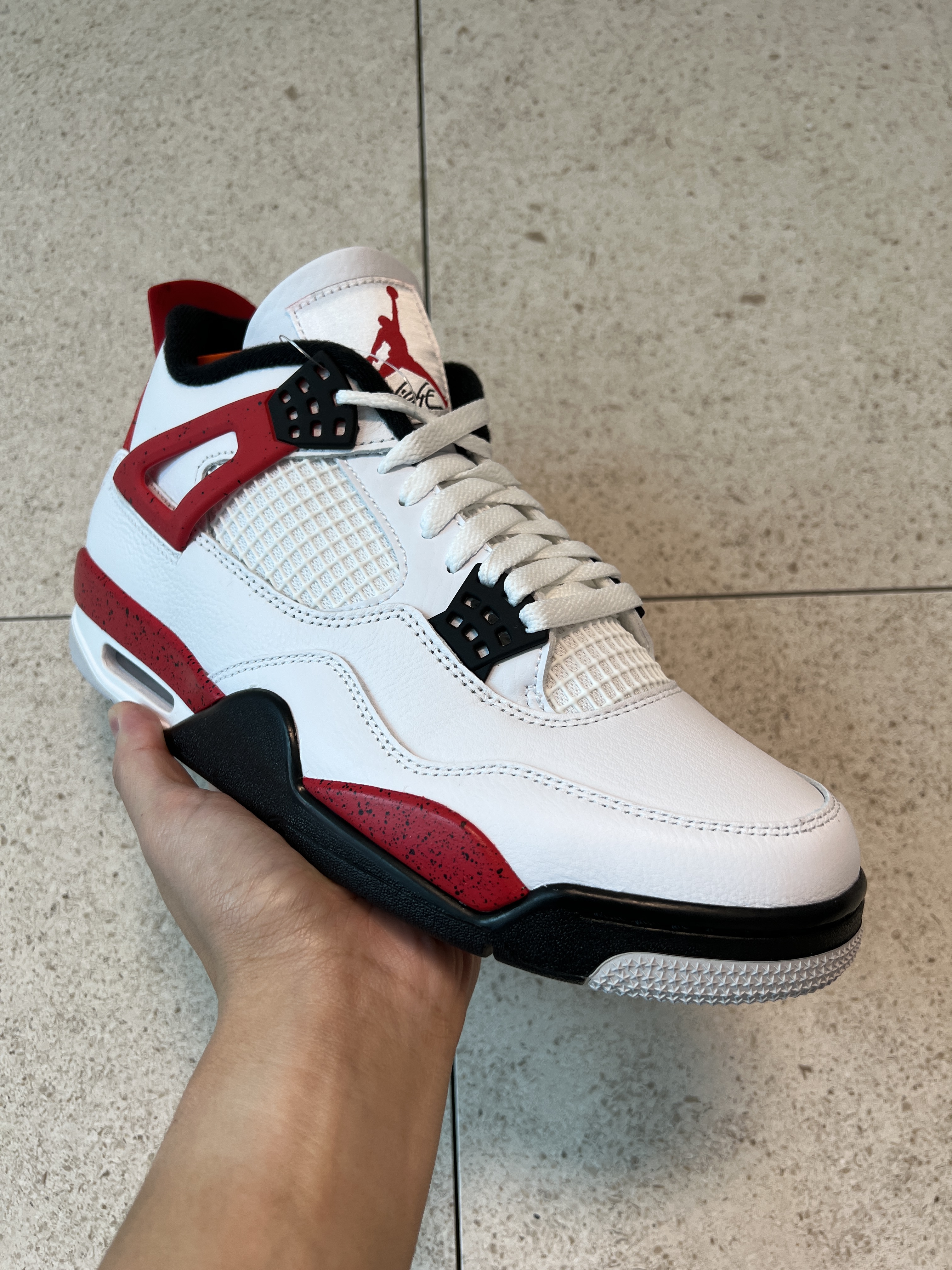 Jordan 4 Retro Red Cement 착용 스타일