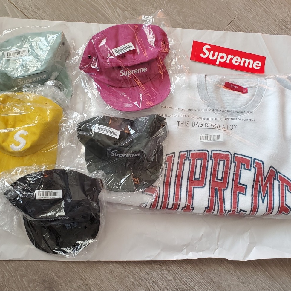 Supreme Waxed Cotton Camp Cap Black - 23FW, Supreme Waxed Cotton Camp Cap Magenta - 23FW 착용 스타일