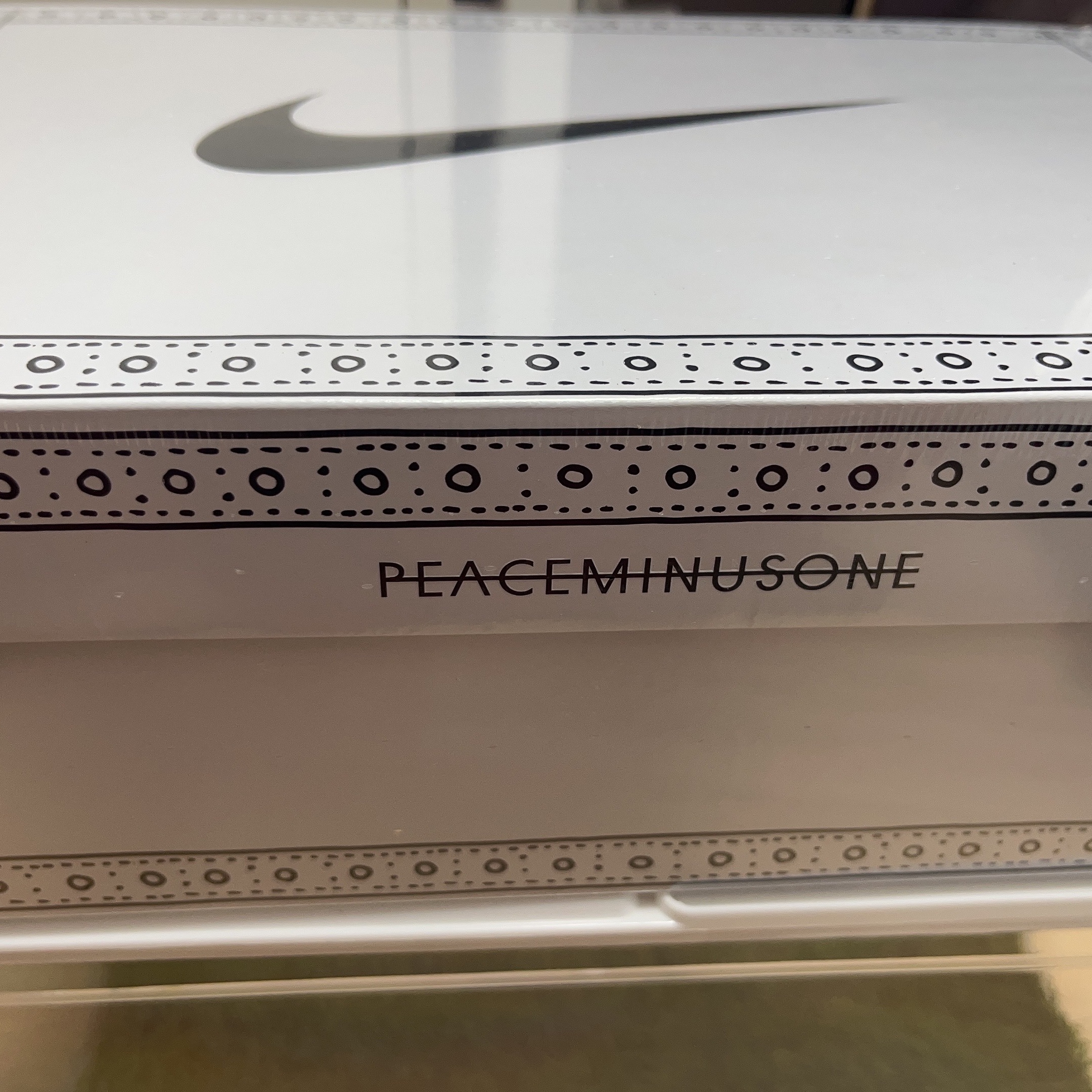 Nike x Peaceminusone Kwondo1 Black and White 착용 스타일 - 2