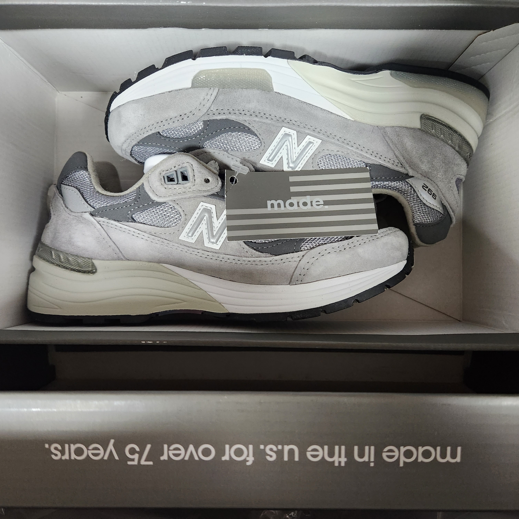 New Balance 992 Made in USA Grey - D Standard 착용 스타일