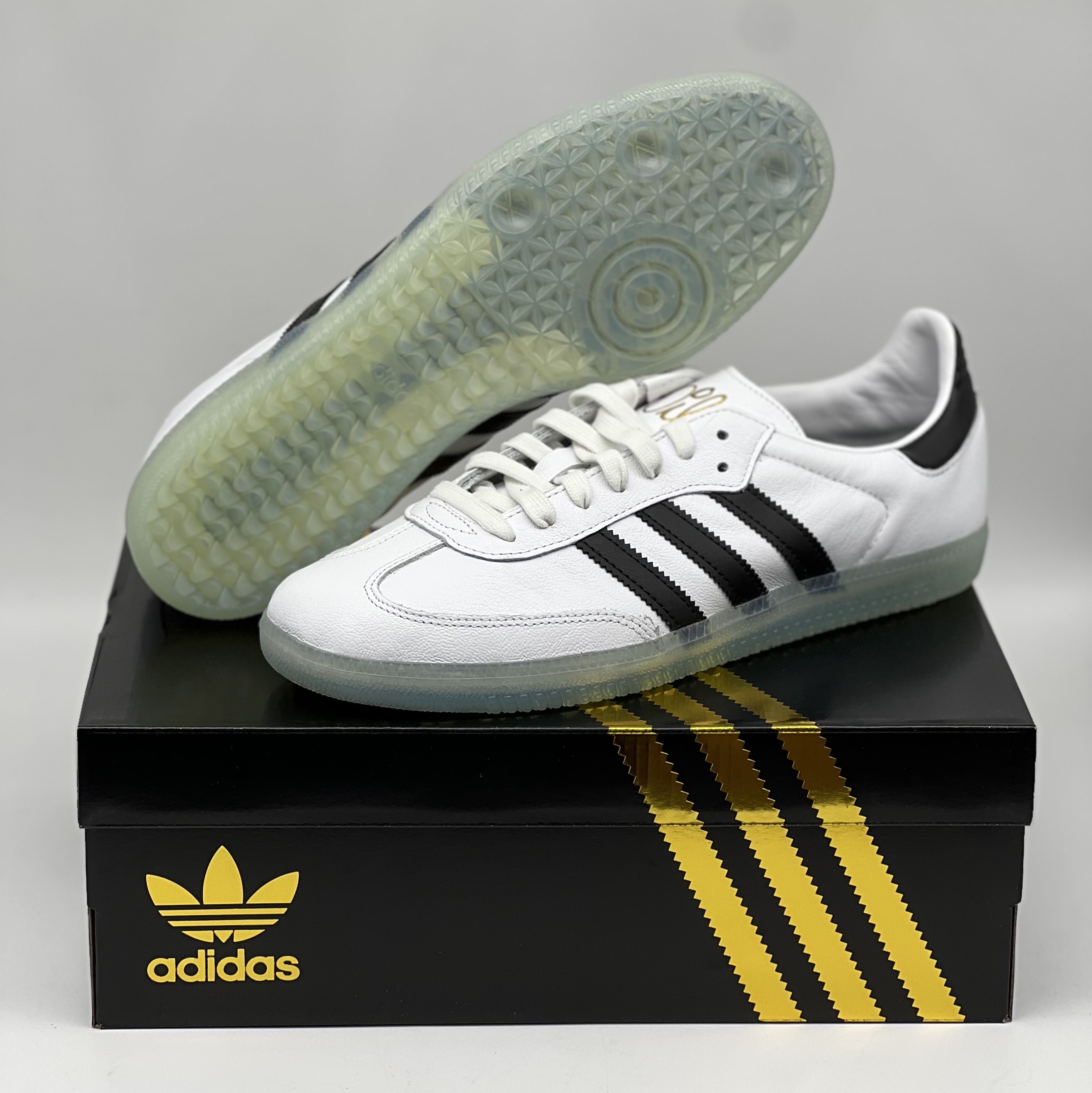 Adidas x Dill Samba White Black 착용 스타일 - 1