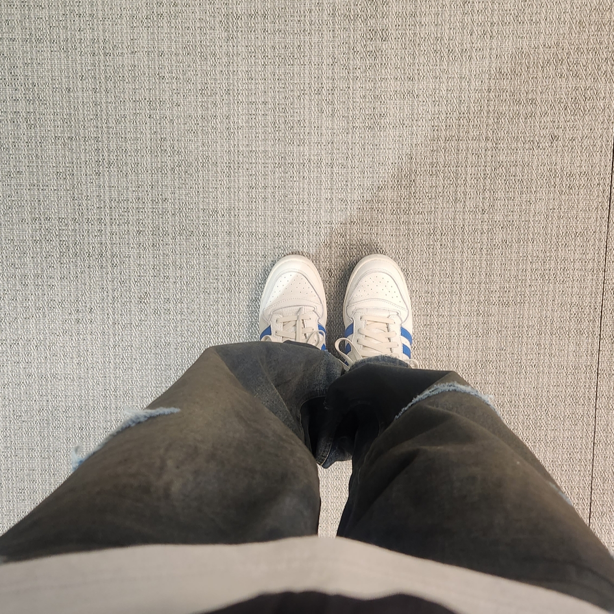 Adidas OG Forum 84 High Blue Thread 착용 스타일