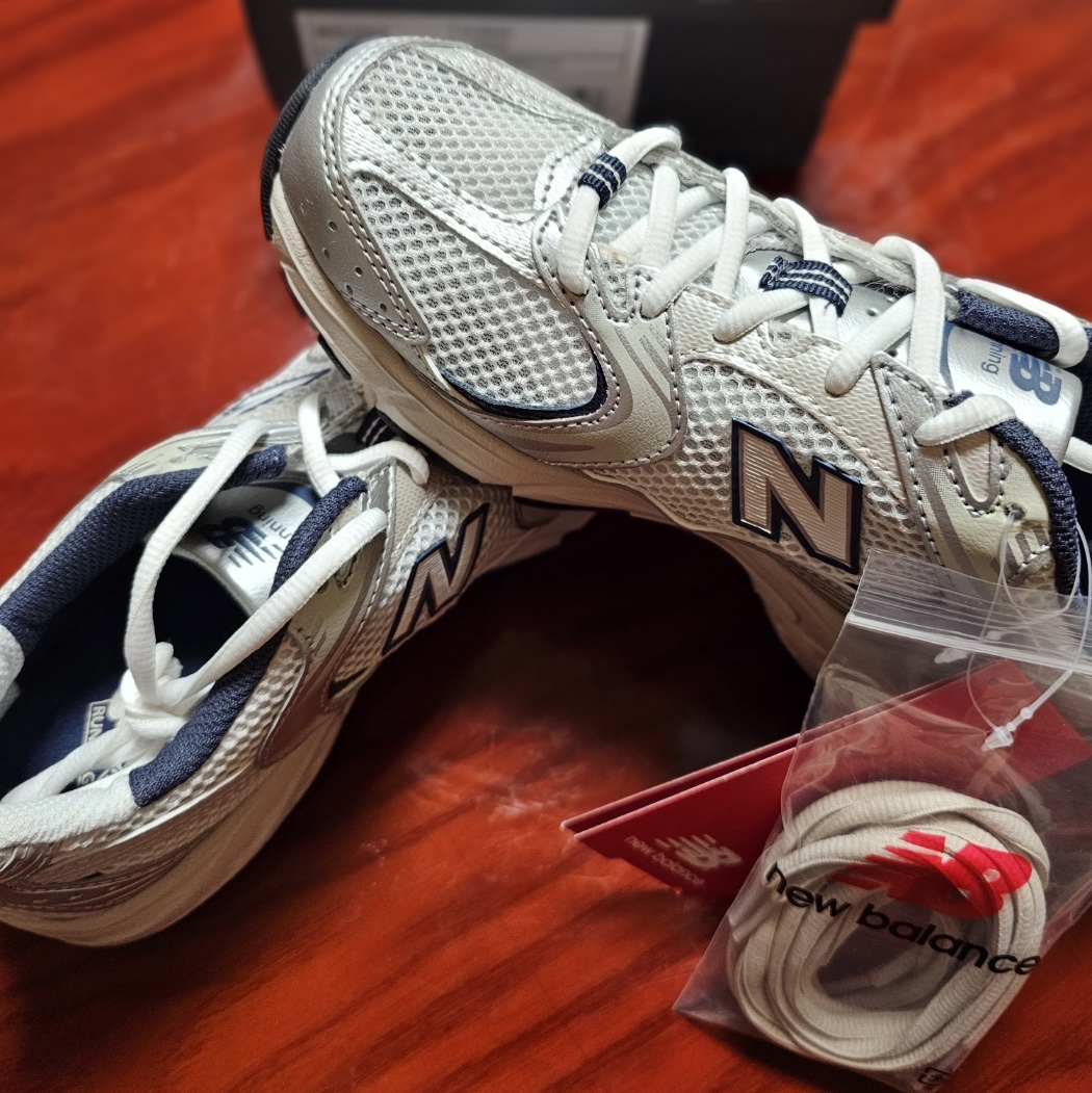 New Balance 530 Steel Grey 착용 스타일