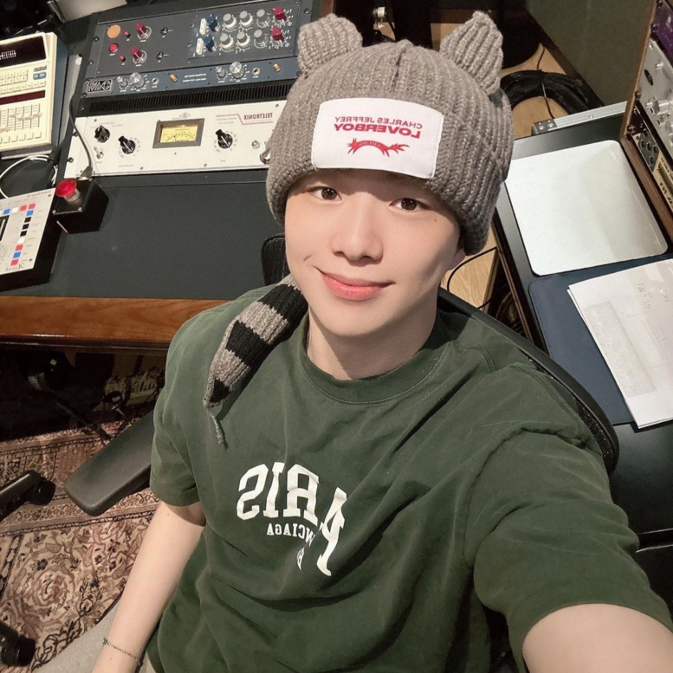Charles Jeffrey Loverboy Chunky Fox Beanie Gray 착용 스타일