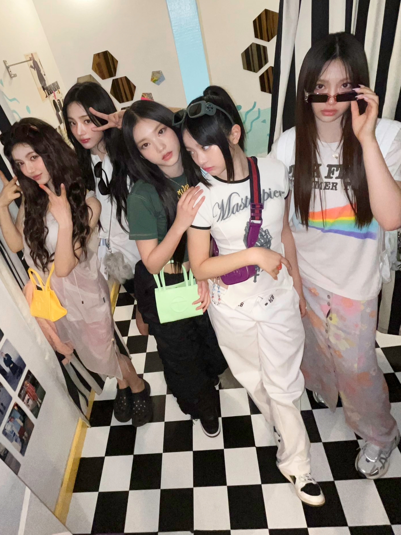 Gucci 1955 Horsebit Mini Bag Purple, (W) Jordan 1 x Travis Scott Retro Low OG SP Medium Olive 착용 스타일 - 5