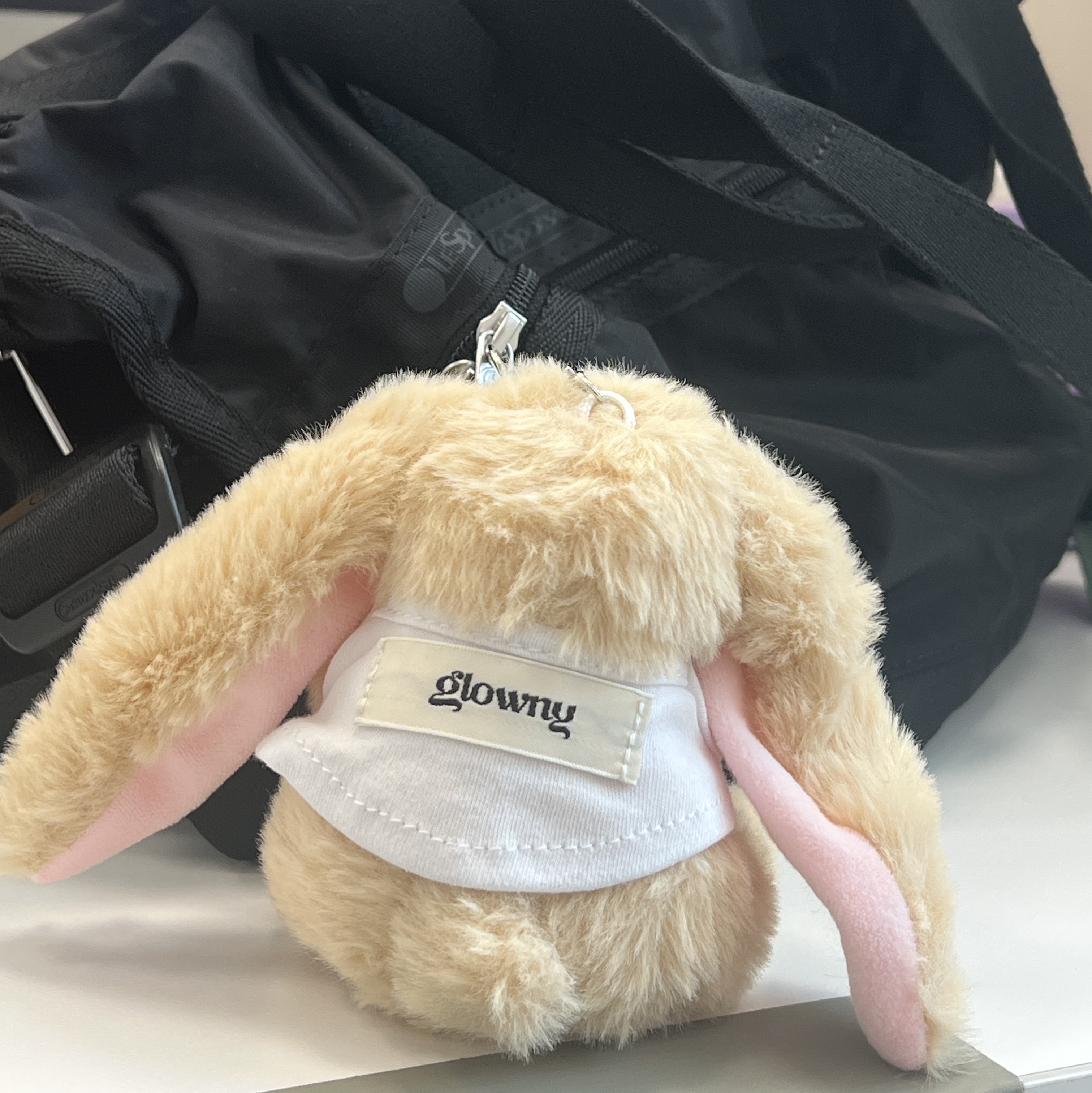 Glowny I'm Lony Keyring 착용 스타일