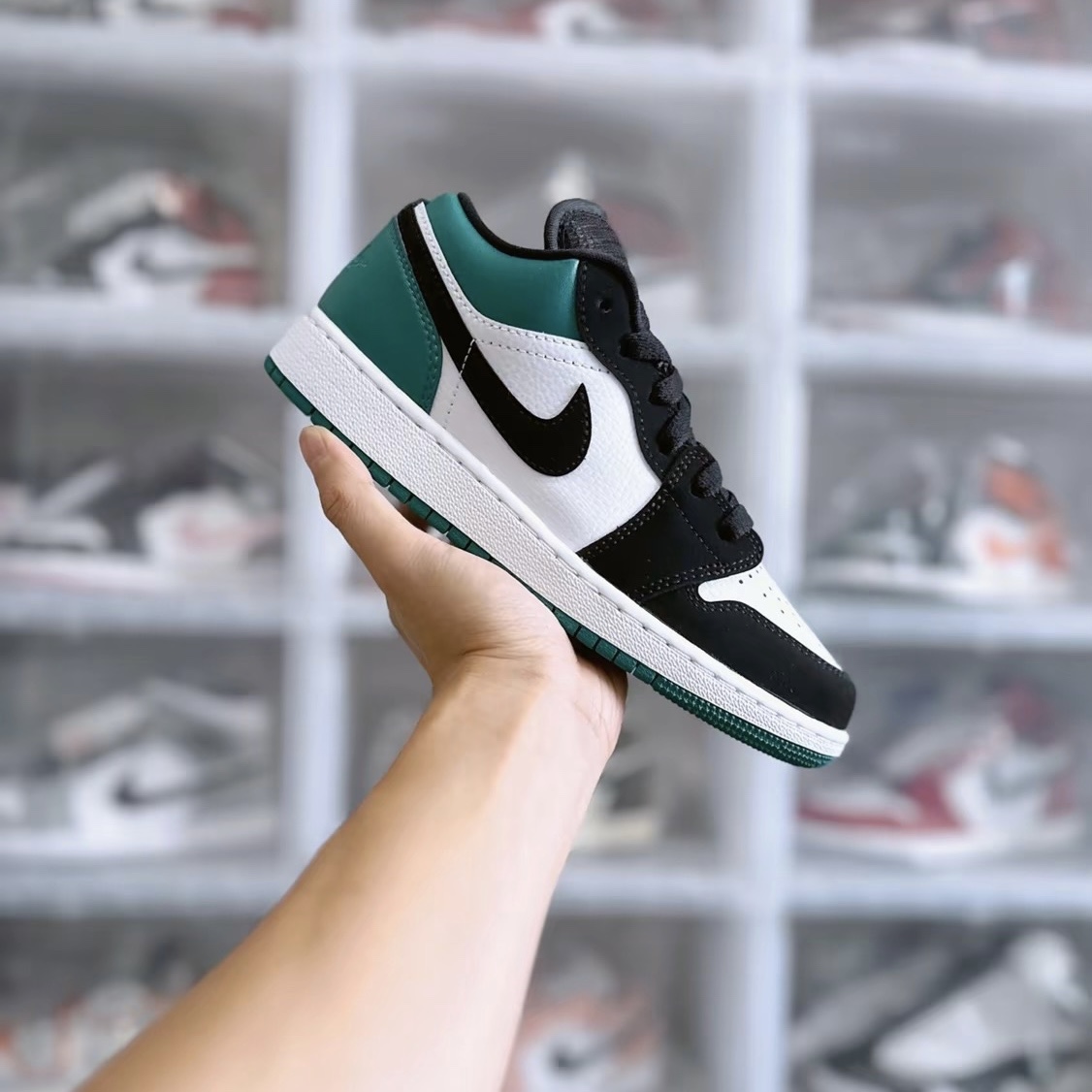 (GS) Jordan 1 Low Black Mystic Green 착용 스타일 - 2