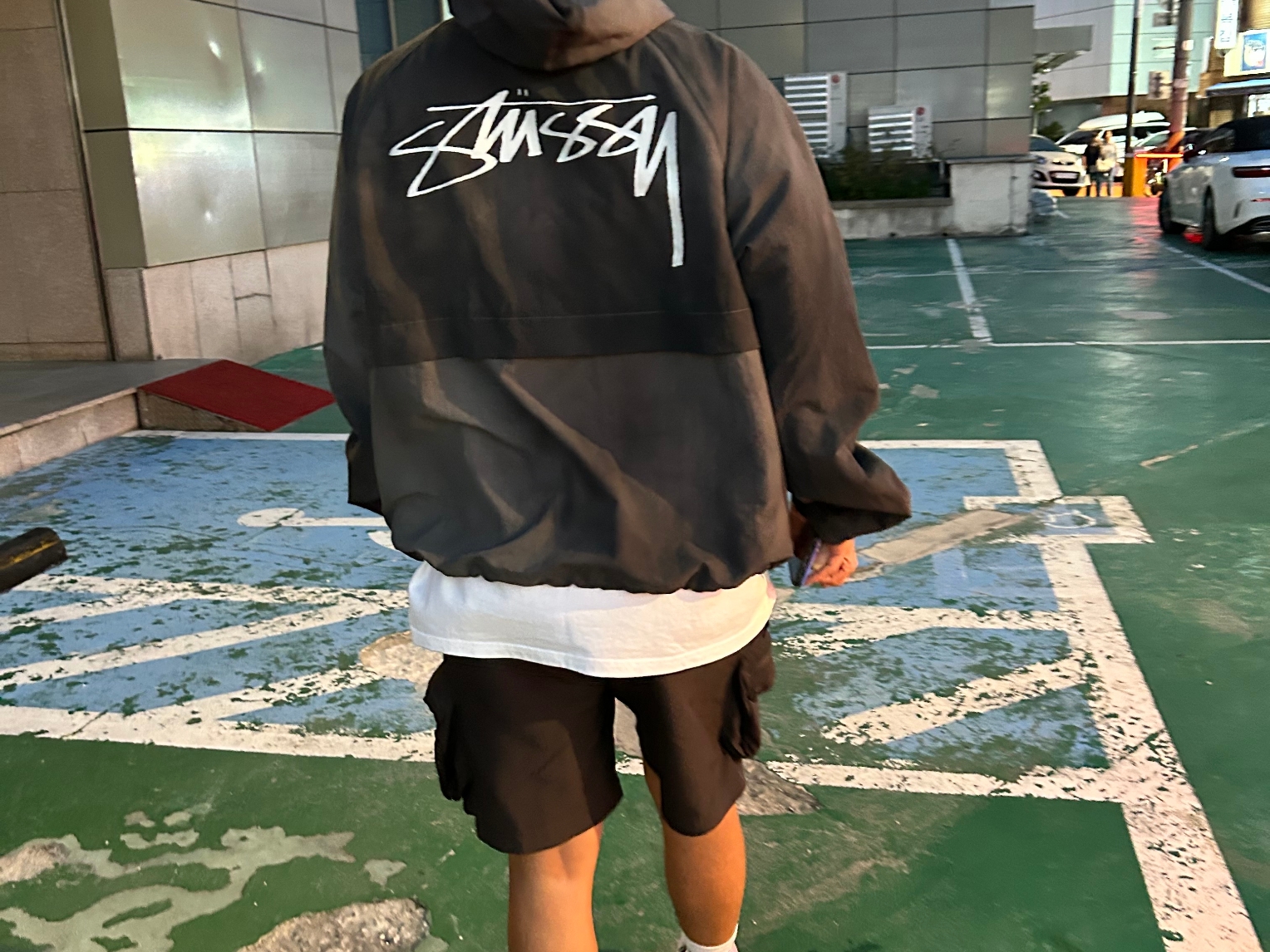 Stussy Wave Dye Beach Shell Jacket Black 착용 스타일