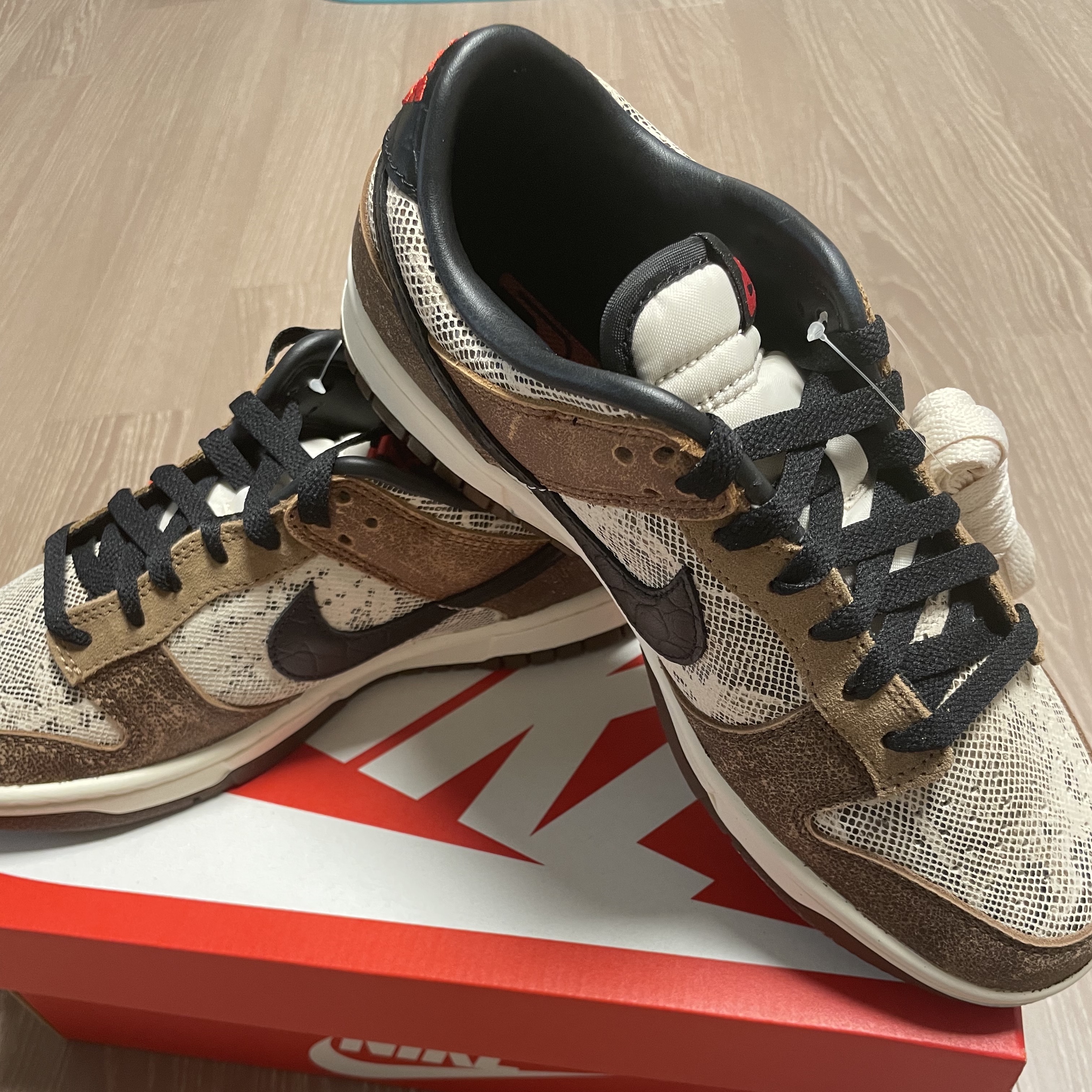 Nike Dunk Low PRM Head to Head 착용 스타일 - 2