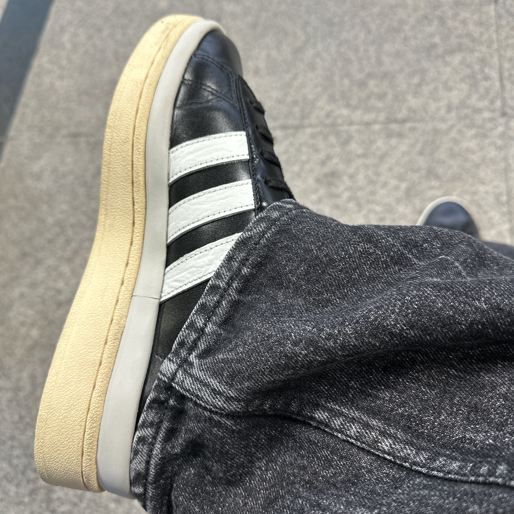 Y-3 Hicho Black White 착용 스타일