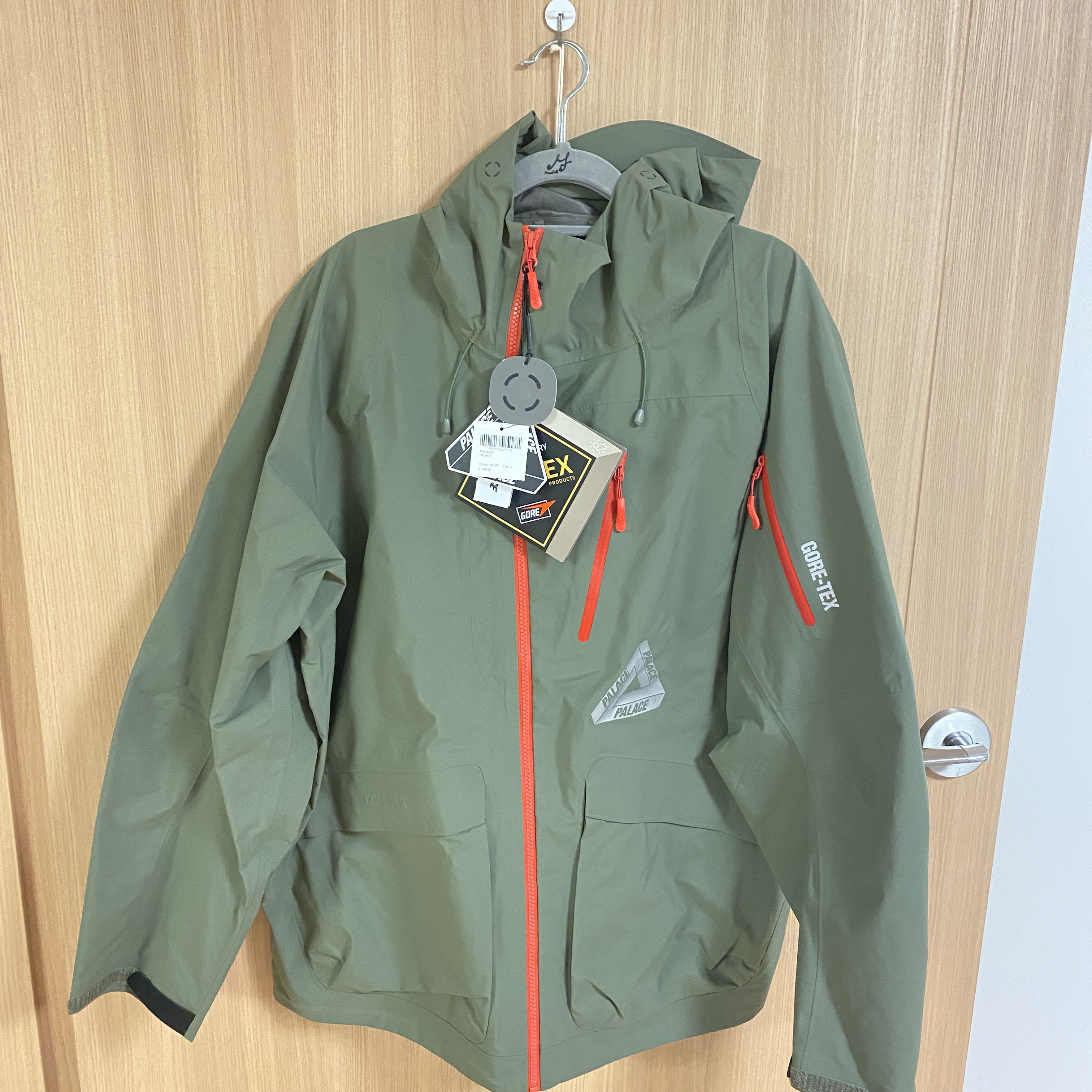 Palace Gore-Tex R-TEK Jacket Olive - 23FW 착용 스타일