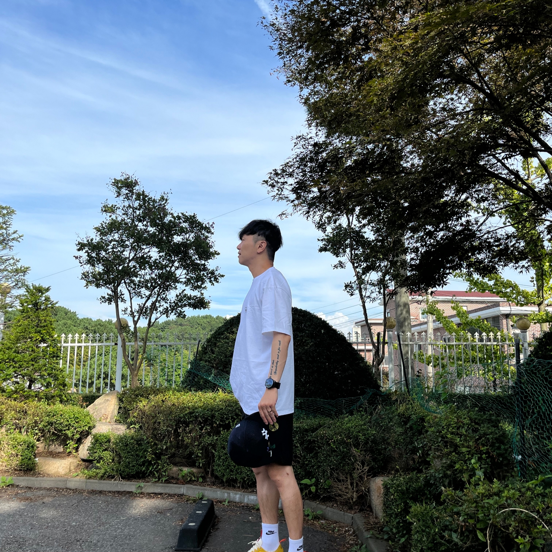 Stussy Big Basic Water Shorts Black, Stussy Basic Stussy T-Shirt White 2023 착용 스타일 - 2