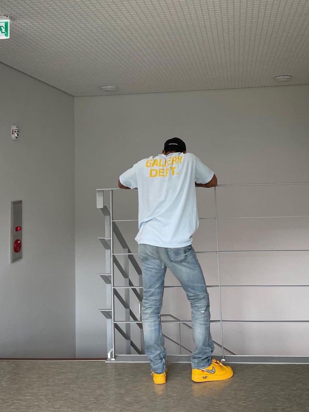 Gallery Dept. Souvenir LS T-Shirt White, Gallery Dept. Fucked Up Logo T-Shirt White 착용 스타일 - 4