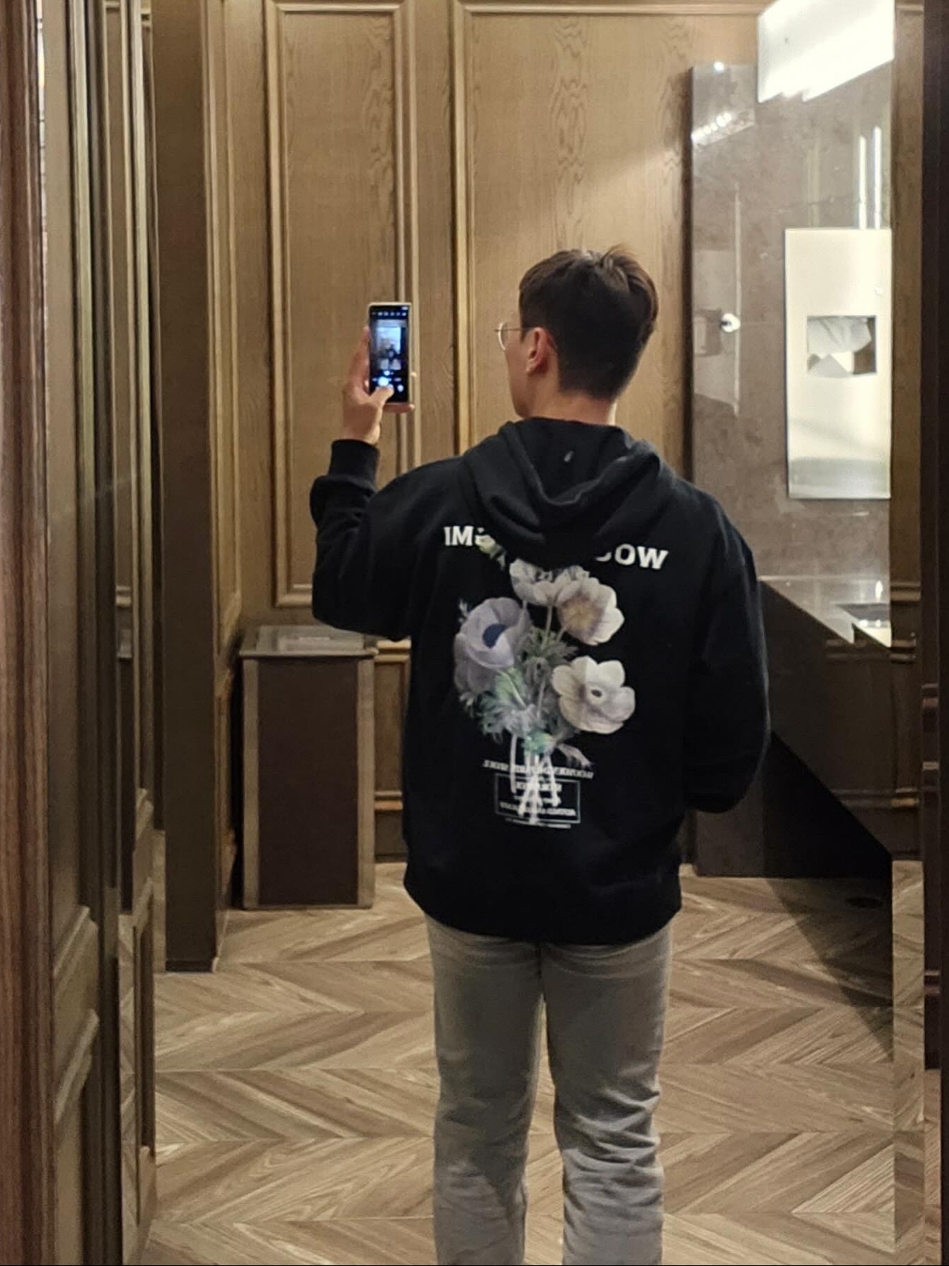 Wooyoungmi Flower Back Logo Hoodie Black - 23FW, Nike Dunk Low Retro Black 착용 스타일 - 3