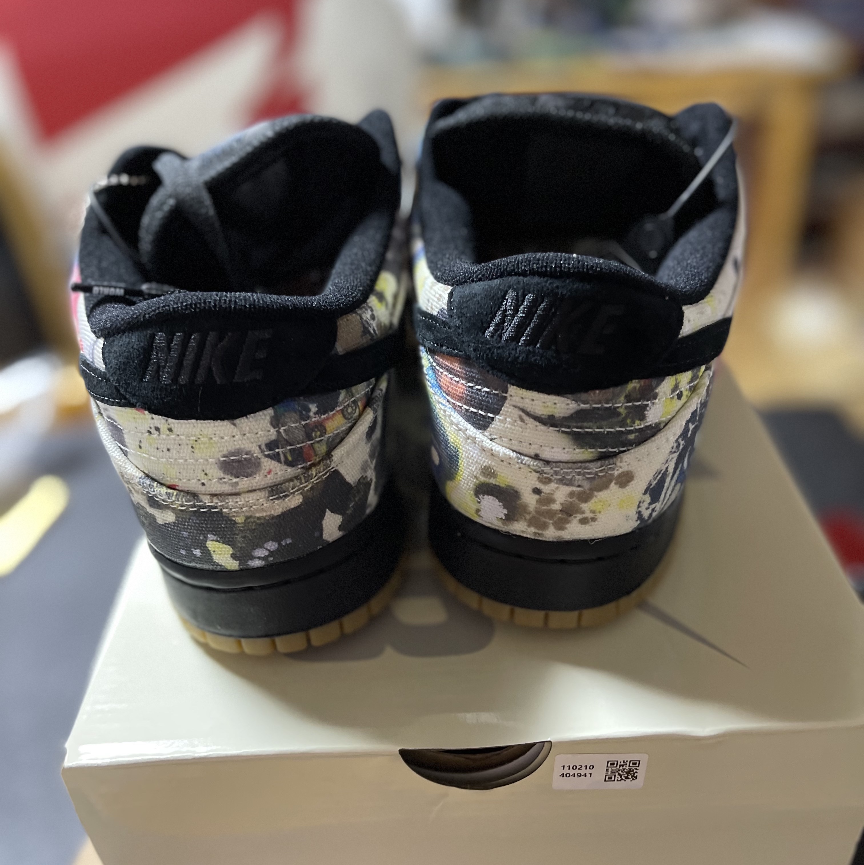Nike x Supreme SB Dunk Low QS Rammellzee Black 착용 스타일 - 2