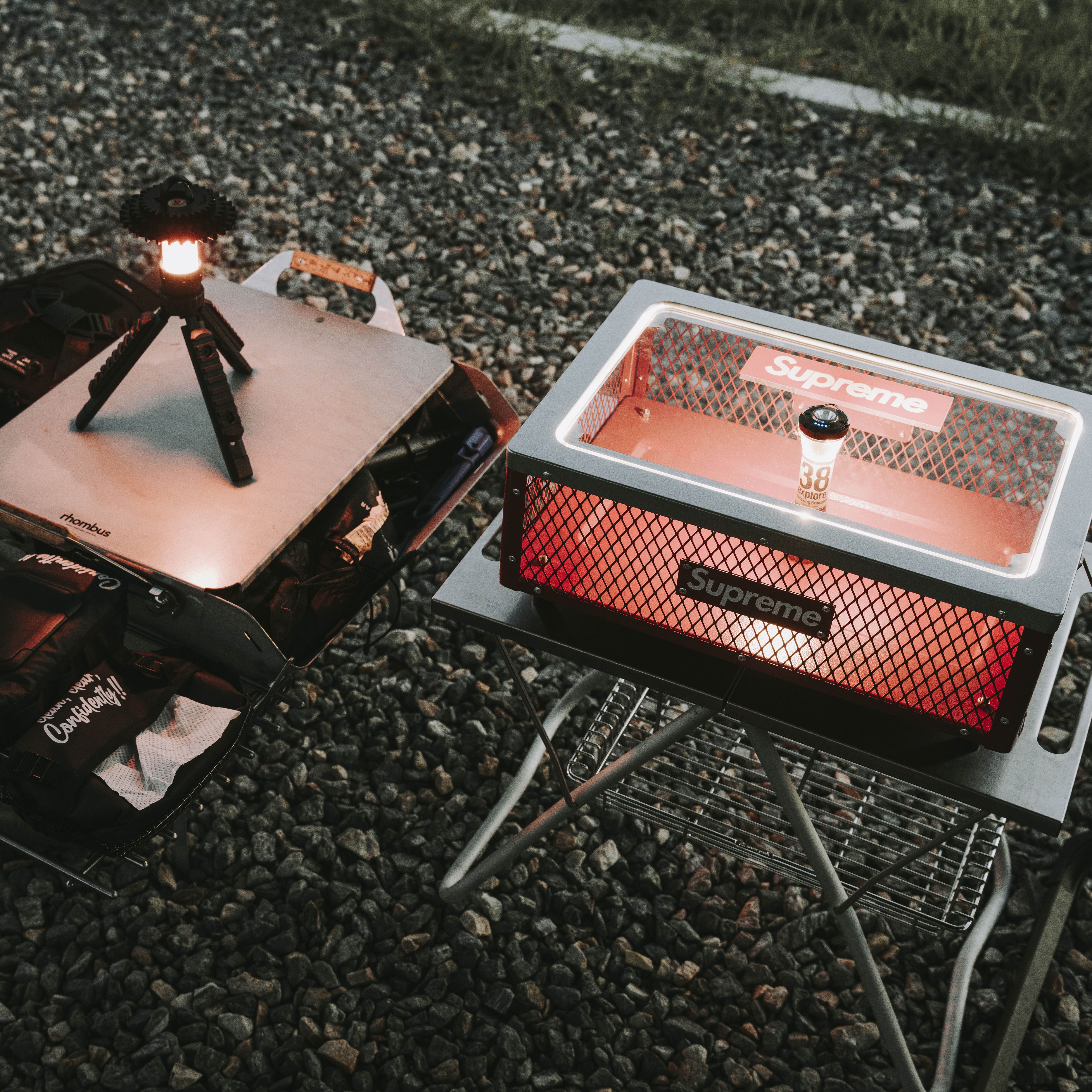 Supreme x Coleman Charcoal Grill Red - 23SS, Snow Peak Takibi My Table 착용 스타일 - 1