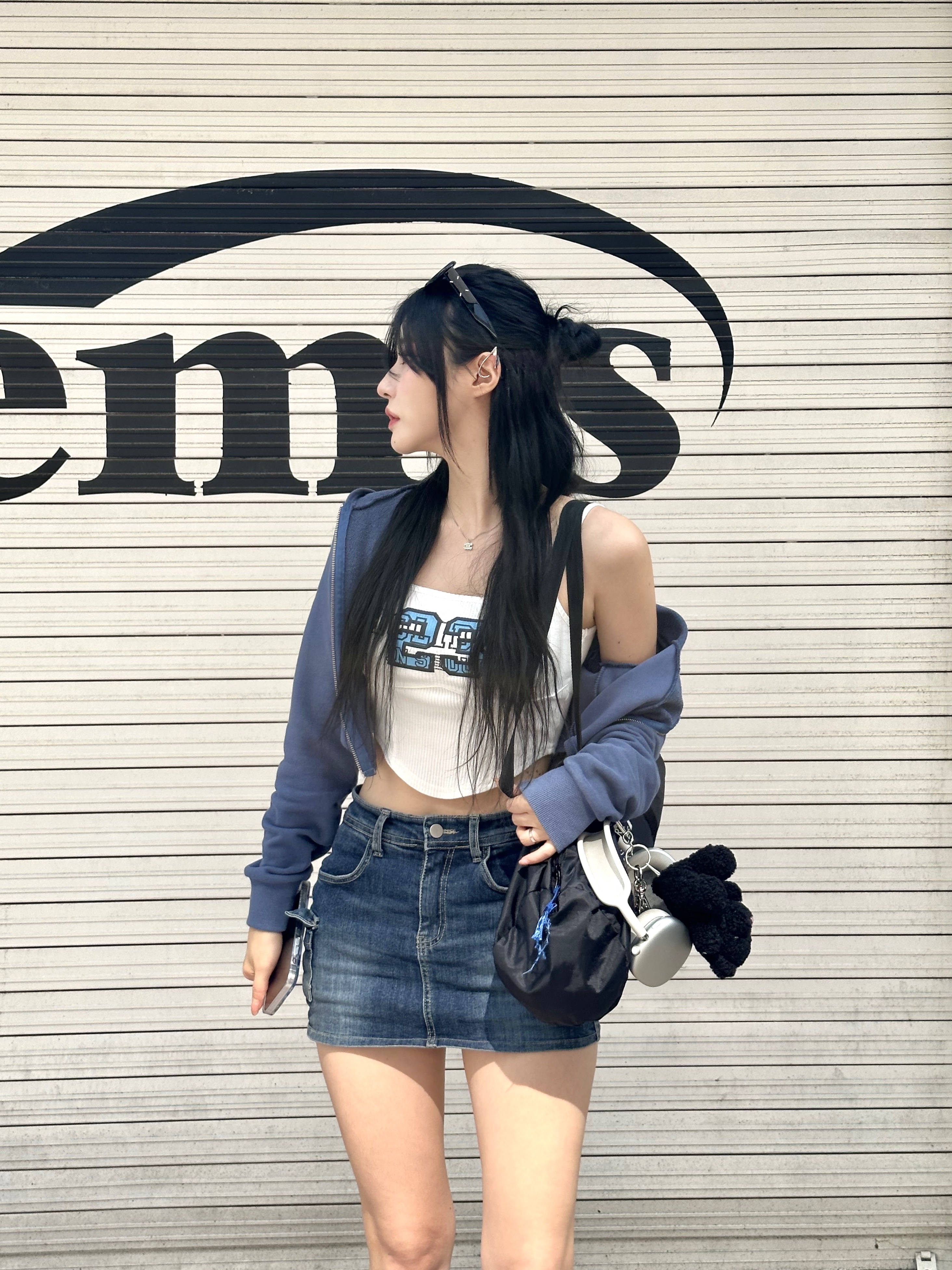 Gentle Monster x Maison Margiela MM005 Black Black, Apple AirPods Max Lightning Silver (Korean Ver.) 착용 스타일 - 2
