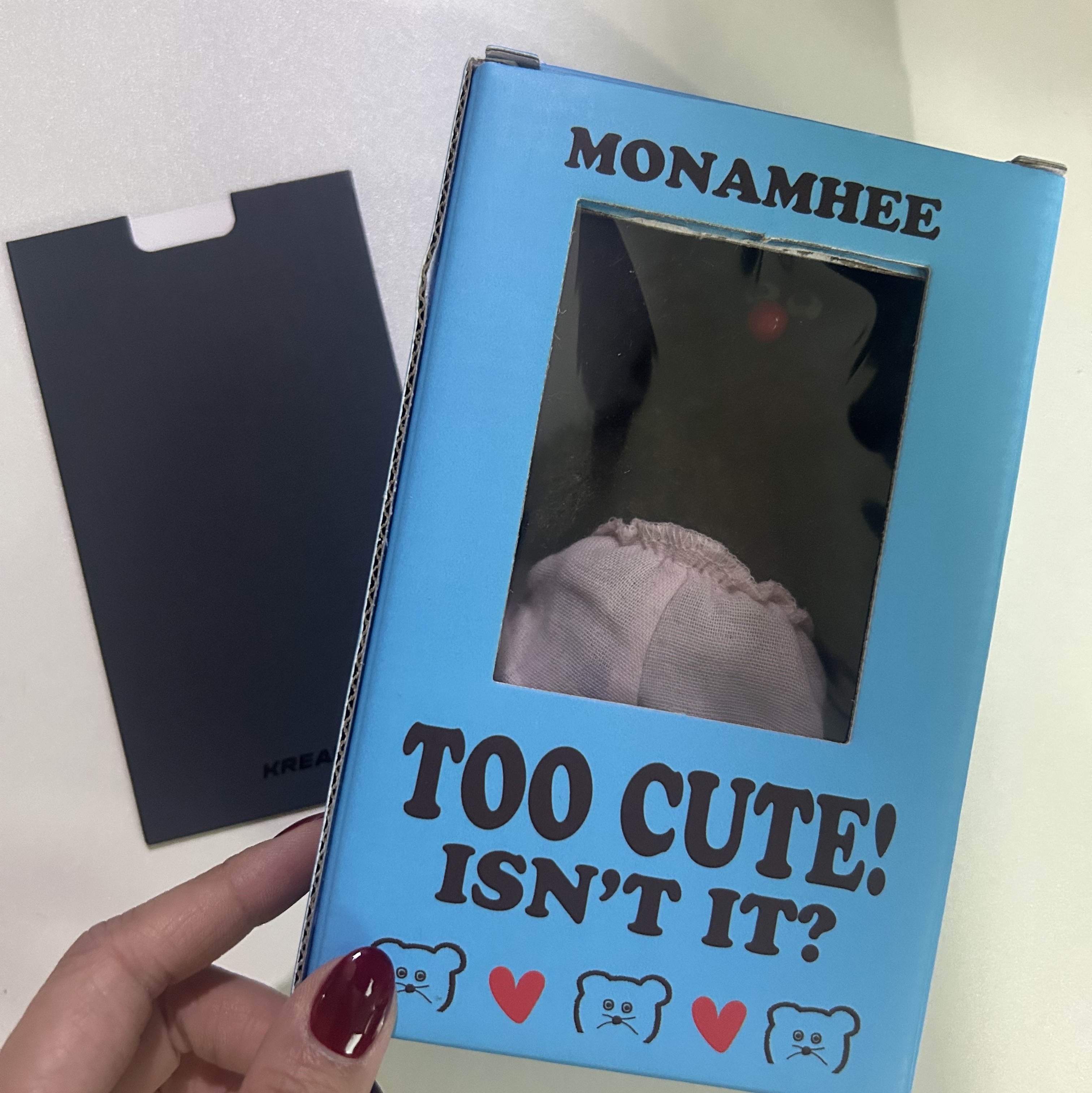 Monamhee Bred Keyring with Pink Pants Brown 착용 스타일 - 2