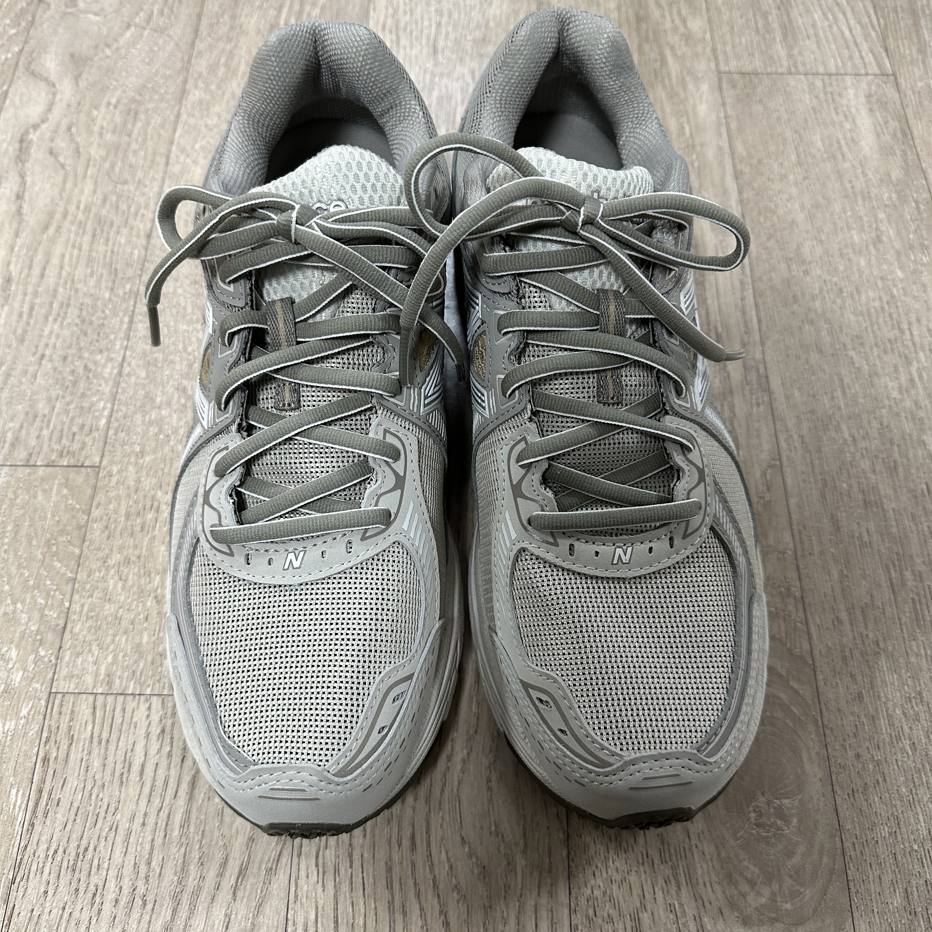 New Balance 860v2 Mars 착용 스타일 - 5