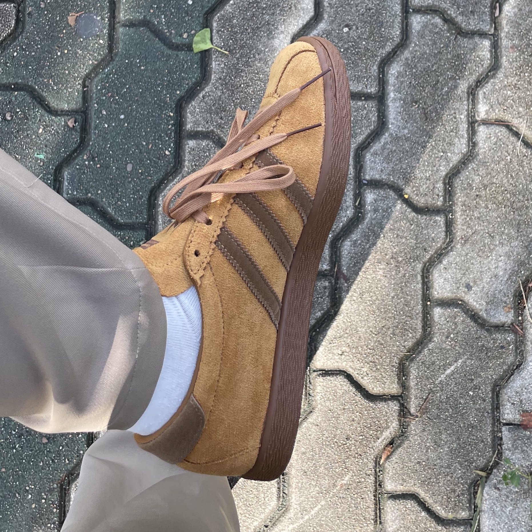 Adidas Tobacco Gruen Mesa Brown Desert 착용 스타일 - 1
