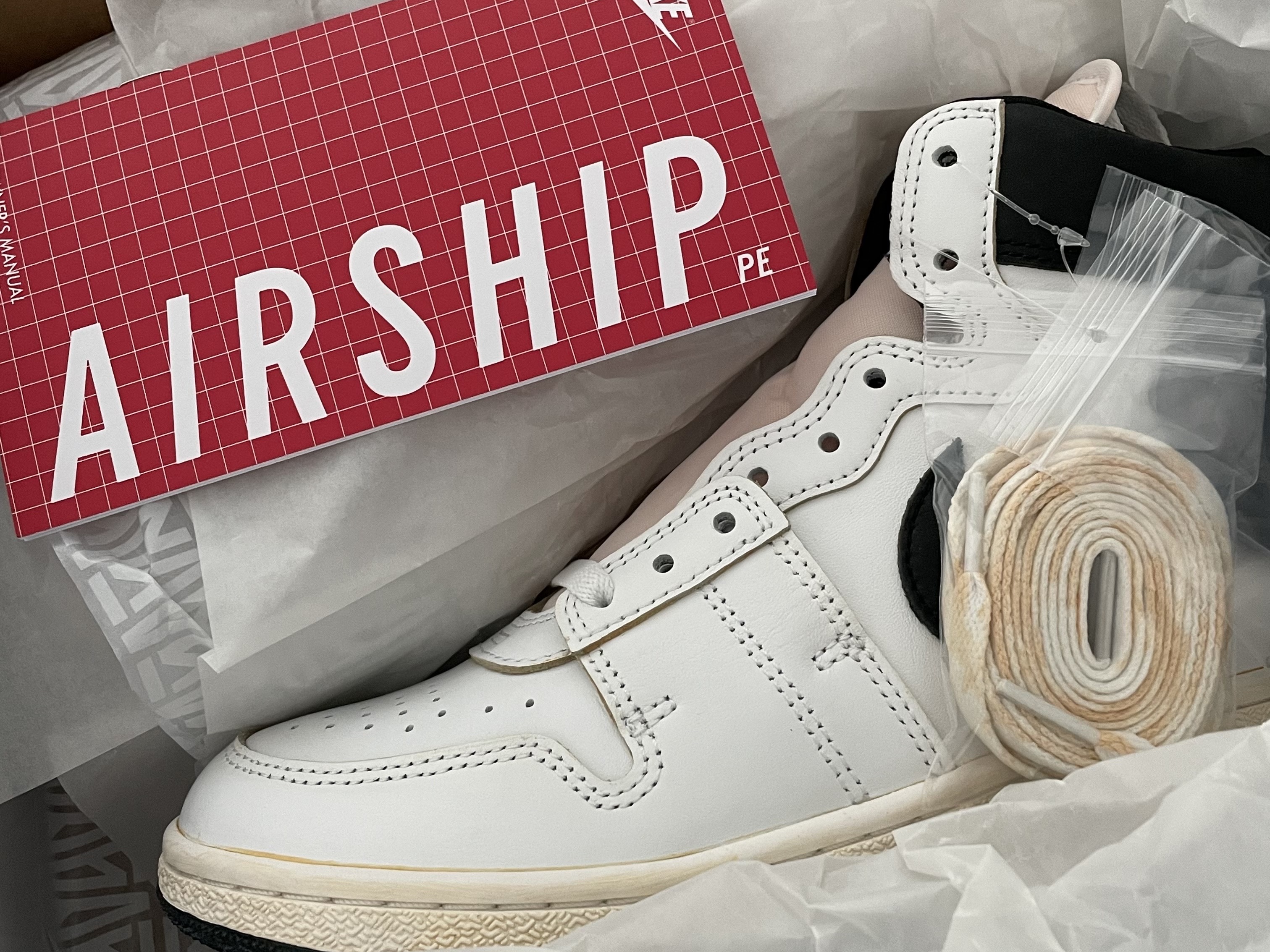 Jordan x A Ma Maniere Air Ship Summit White Black 착용 스타일 - 2