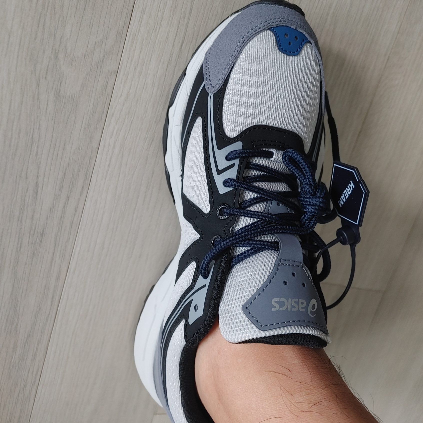 Asics Gel-Venture 6 SPS Glacier Grey 착용 스타일 - 1