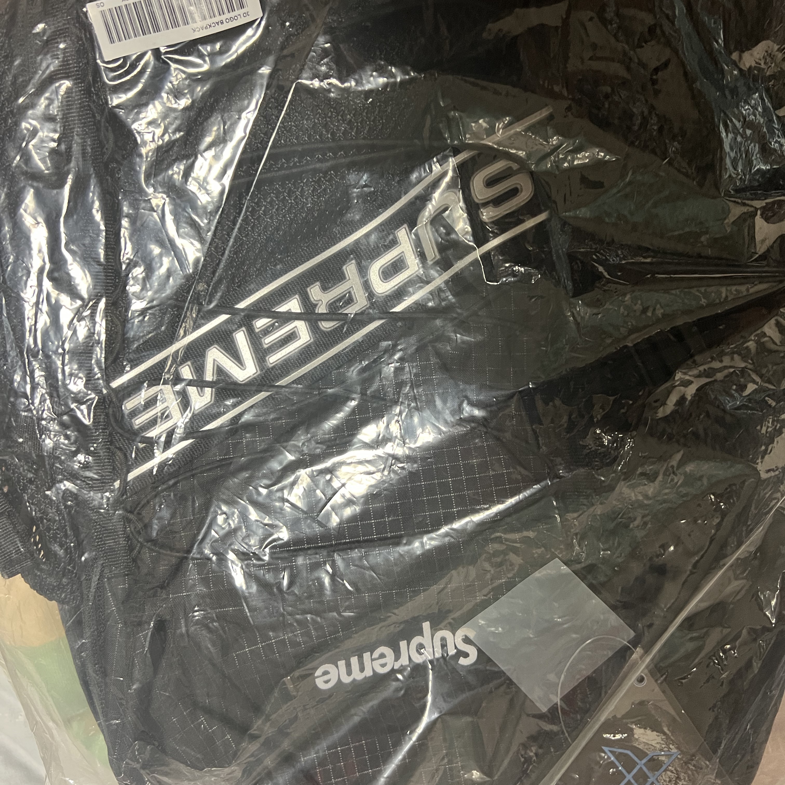 Supreme Backpack Black - 23FW 착용 스타일