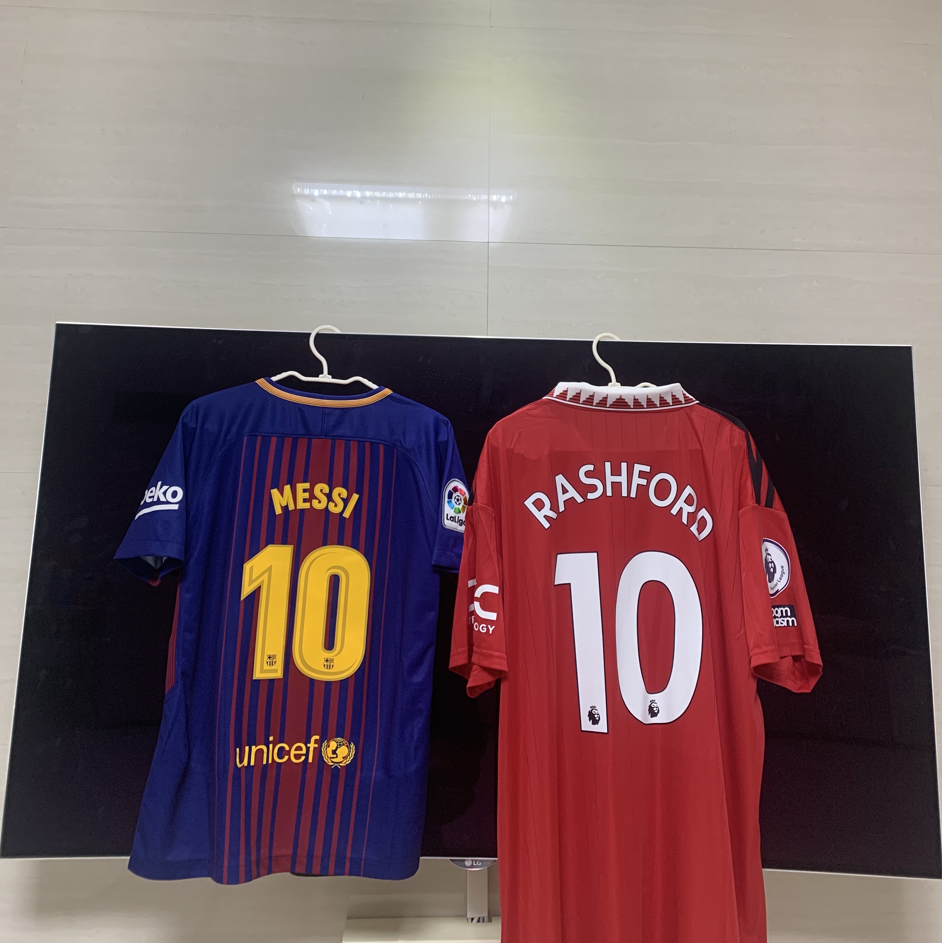 Adidas Manchester United 2022/23 Home Jersey Real Red - US Sizing (Non Marking Ver.) 착용 스타일 - 2