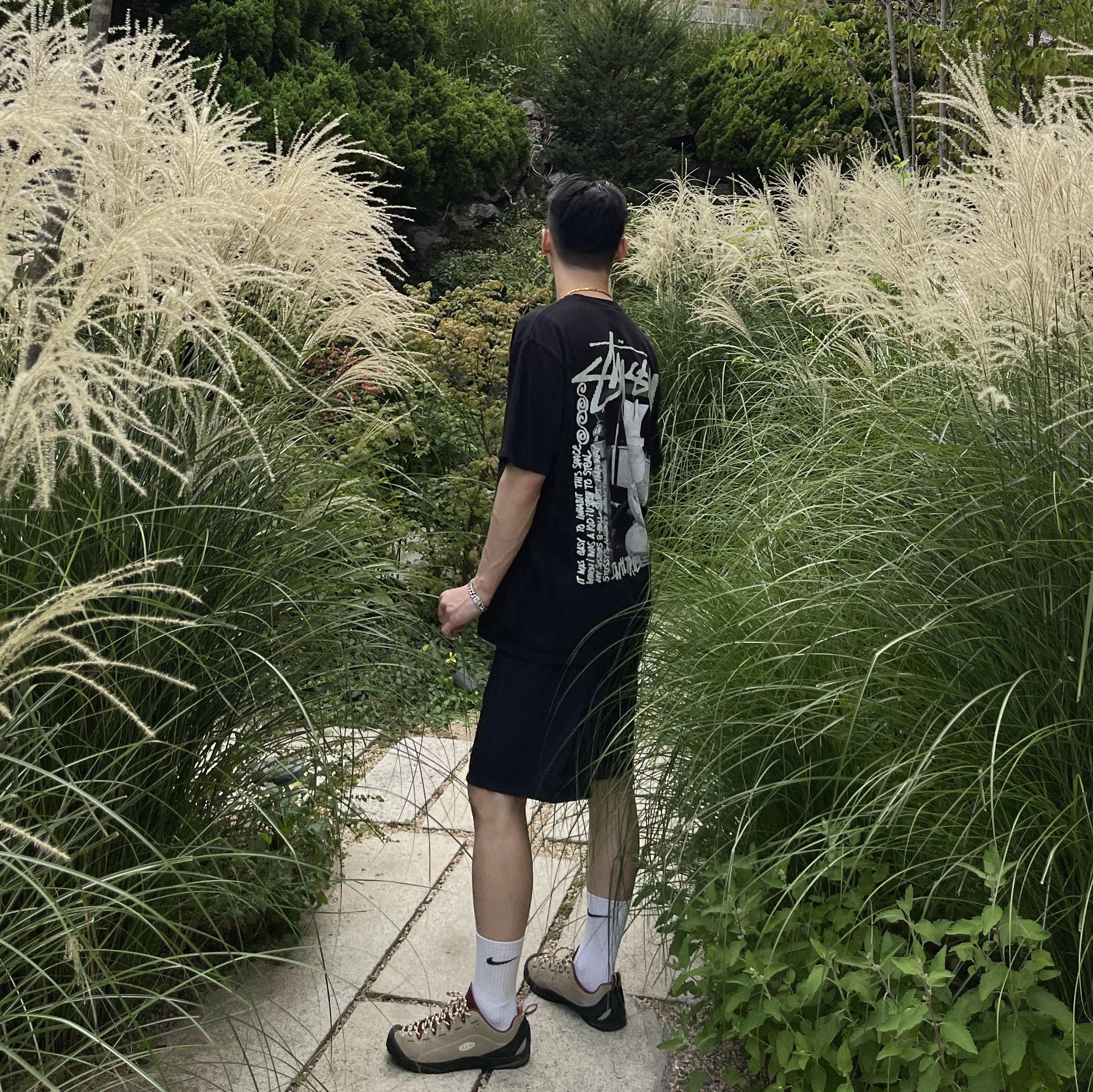 Stussy Landin T-Shirt Black 착용 스타일