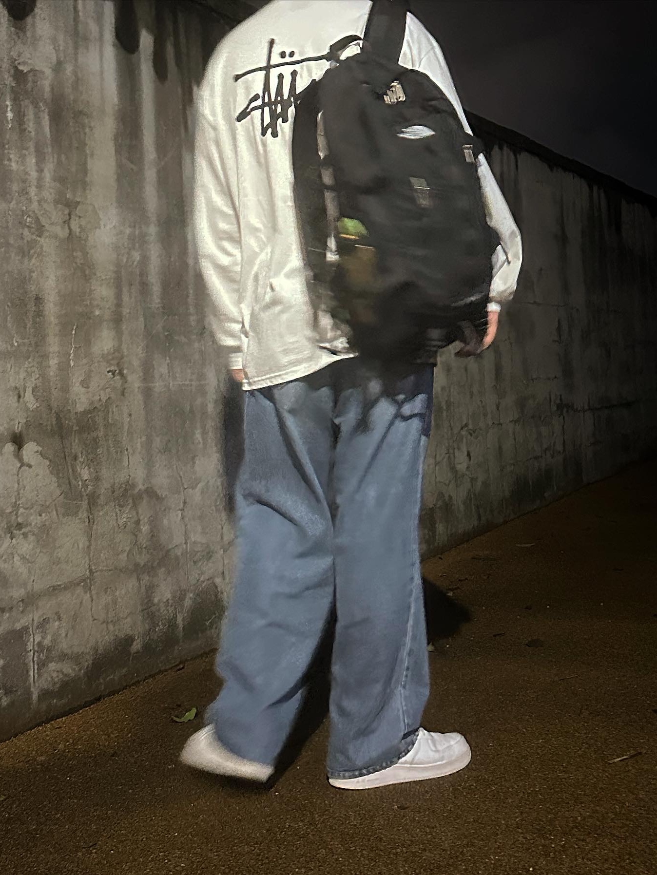 Stussy Basic Stussy LS T-Shirt White 2022, Nike Air Force 1 '07 Low White 착용 스타일 - 1