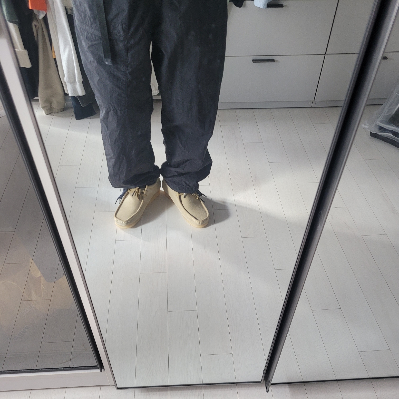 Clarks Wallabee Maple Suede 착용 스타일