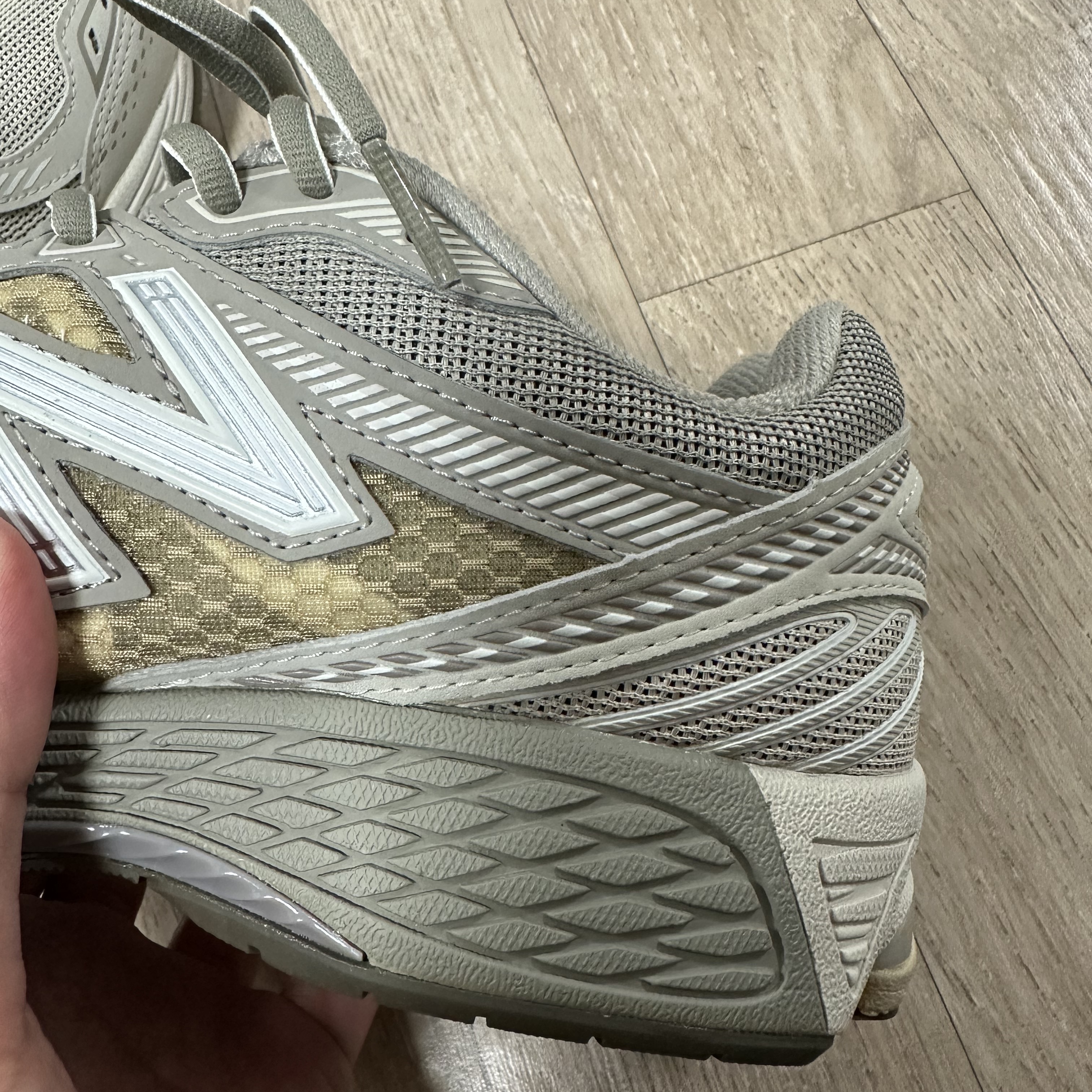 New Balance 860v2 Mars 착용 스타일 - 1